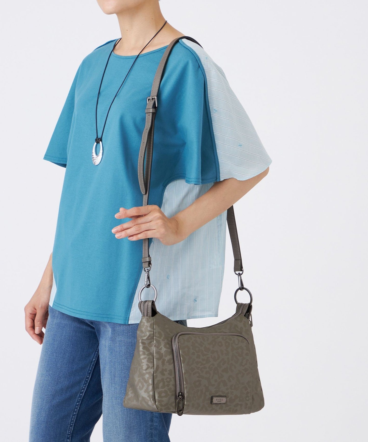 2213-U511262194__H,94,