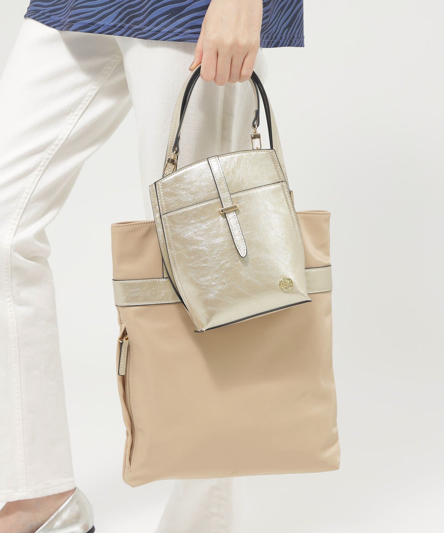 2213-U511352294__I,94,