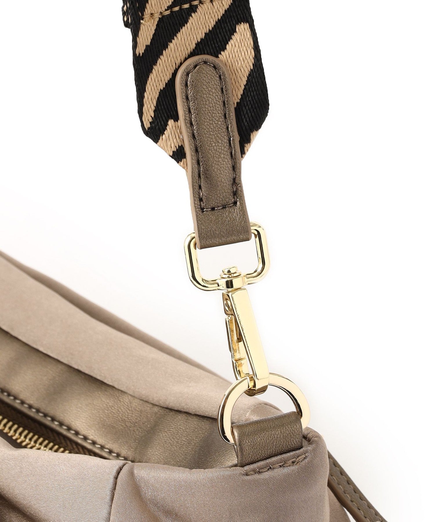 2213-U511362240__Q,40,