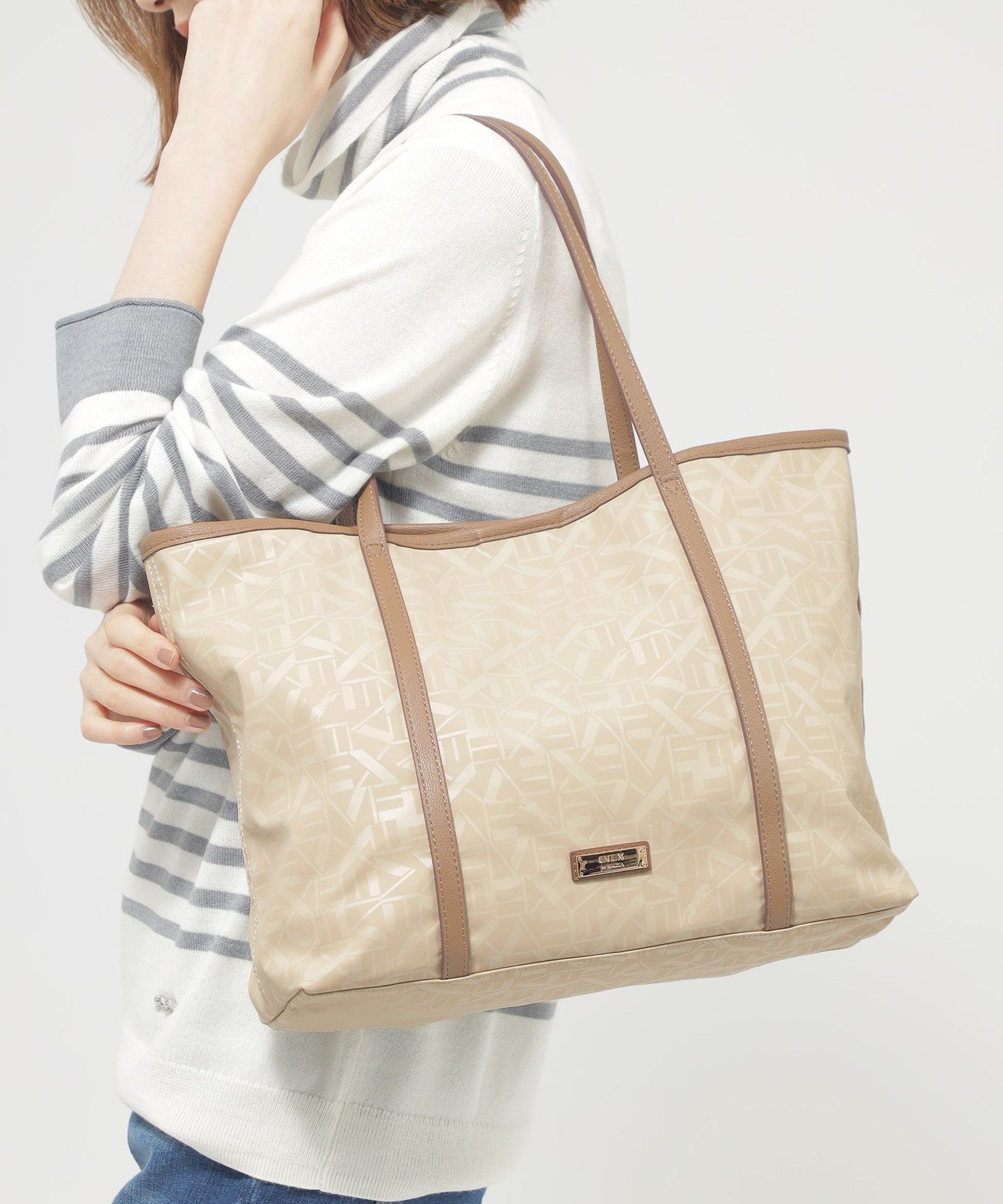 2213-U511452390__H,90,