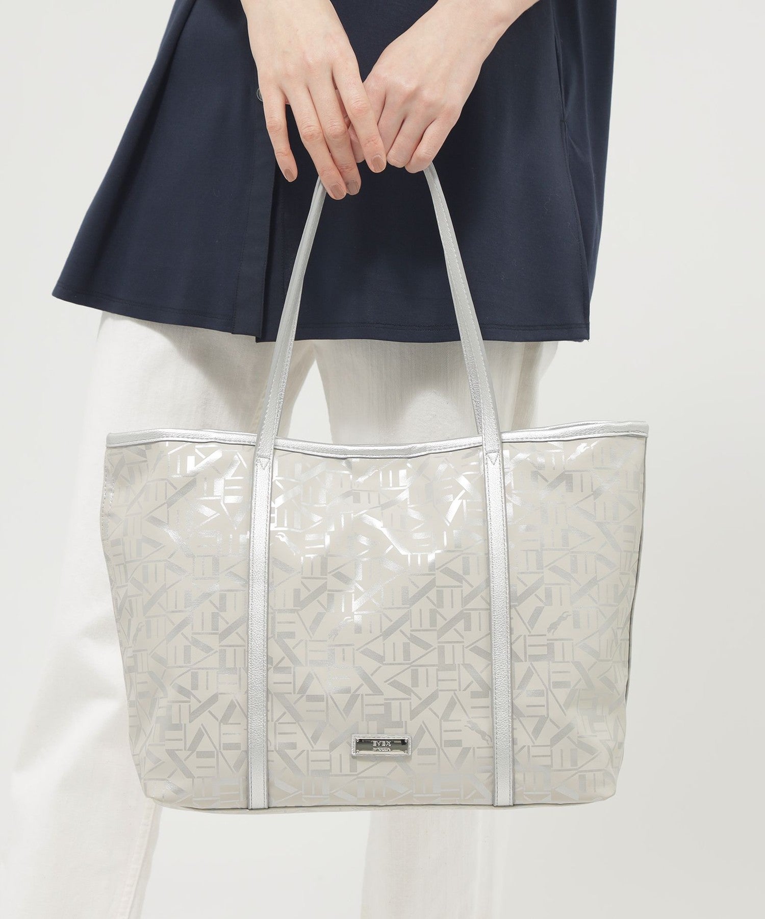 2213-U511452390__I,90,