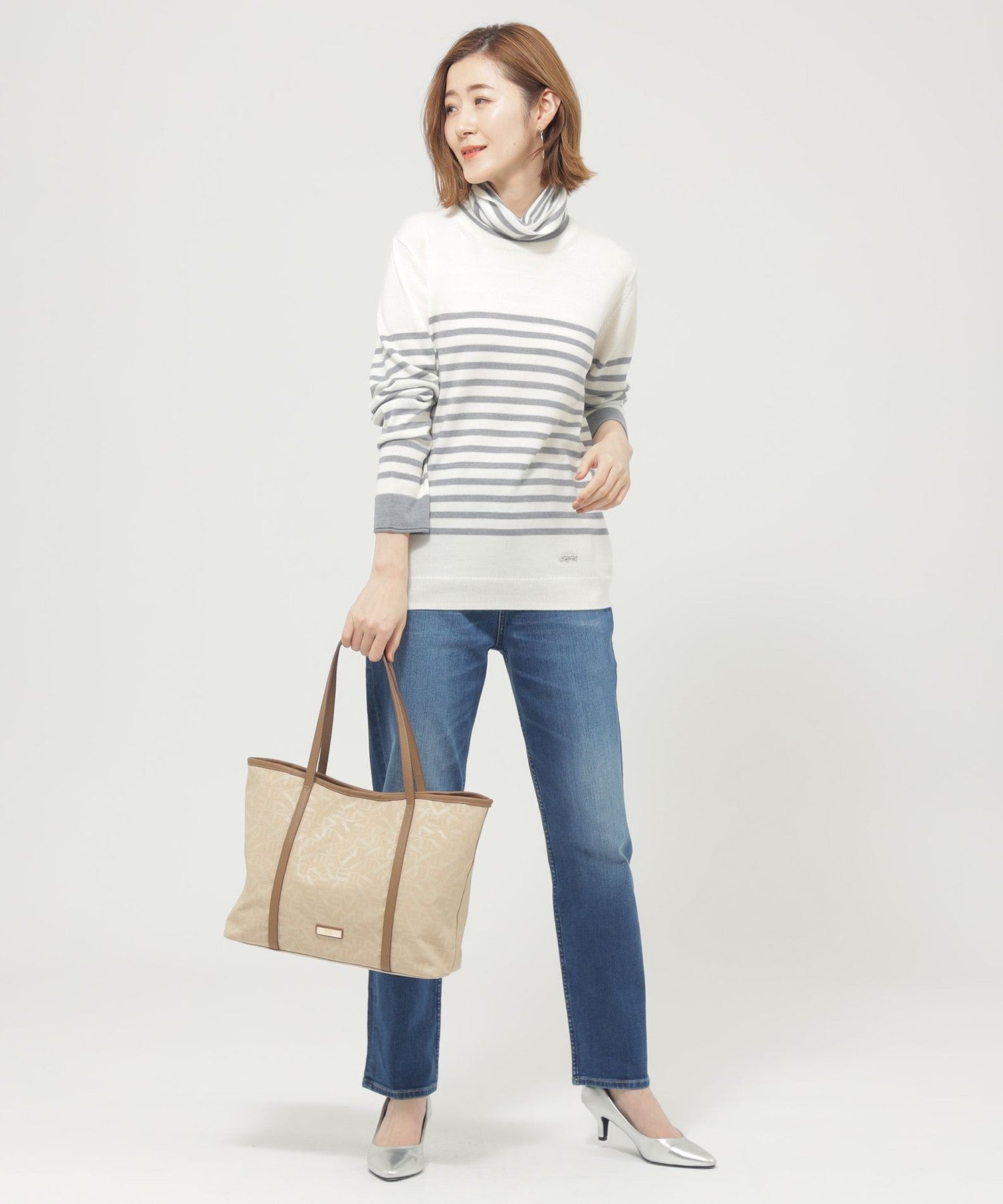 2213-U511452390__J,90,