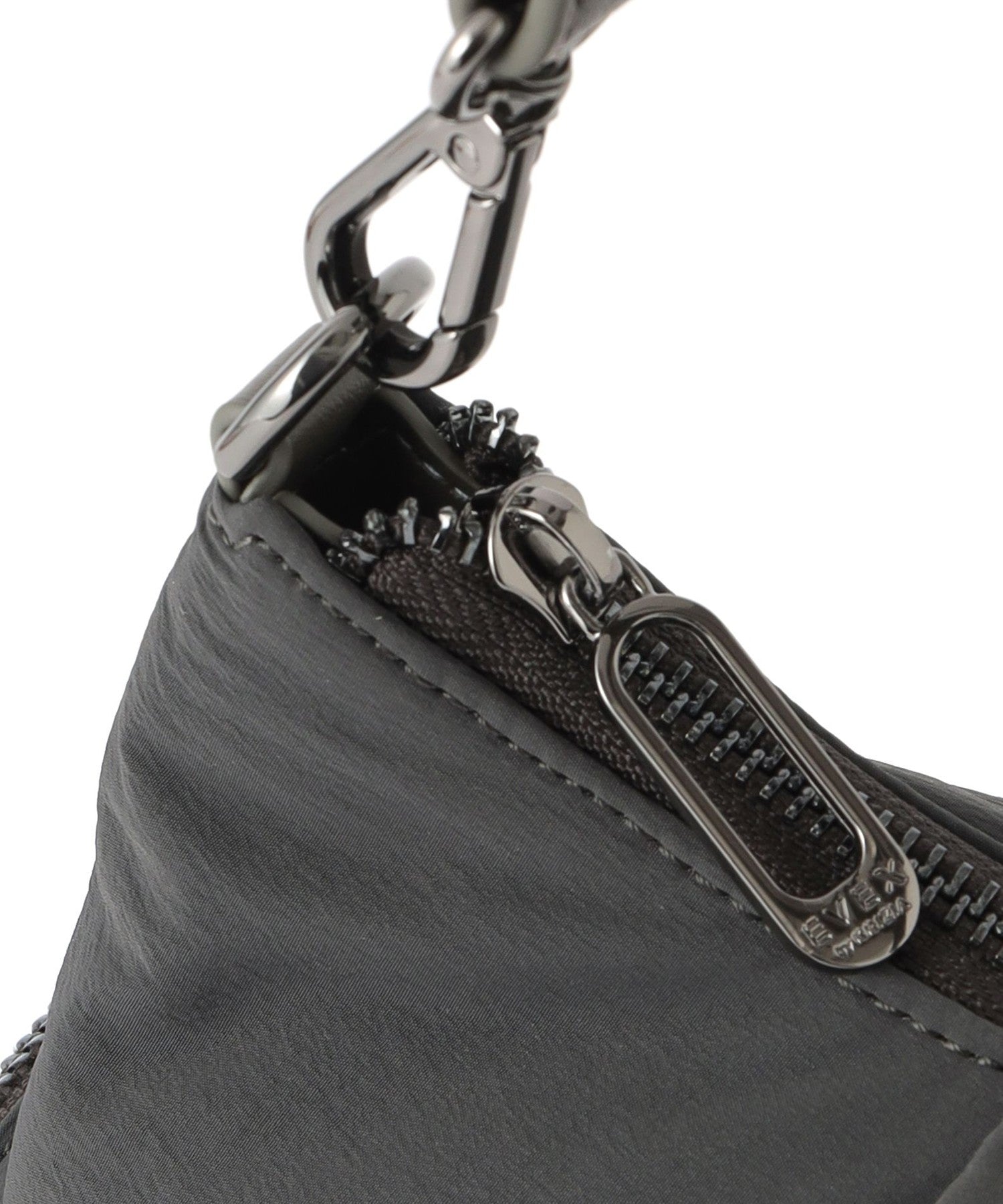 2213-U511462308__Q,08,