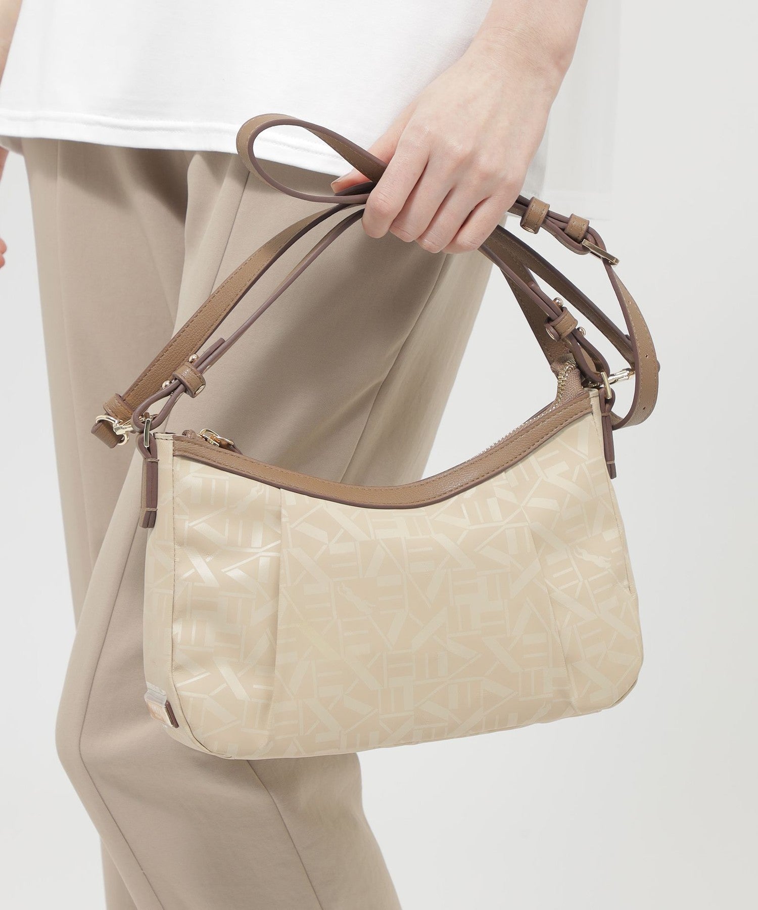 2213-U511552342__H,42,