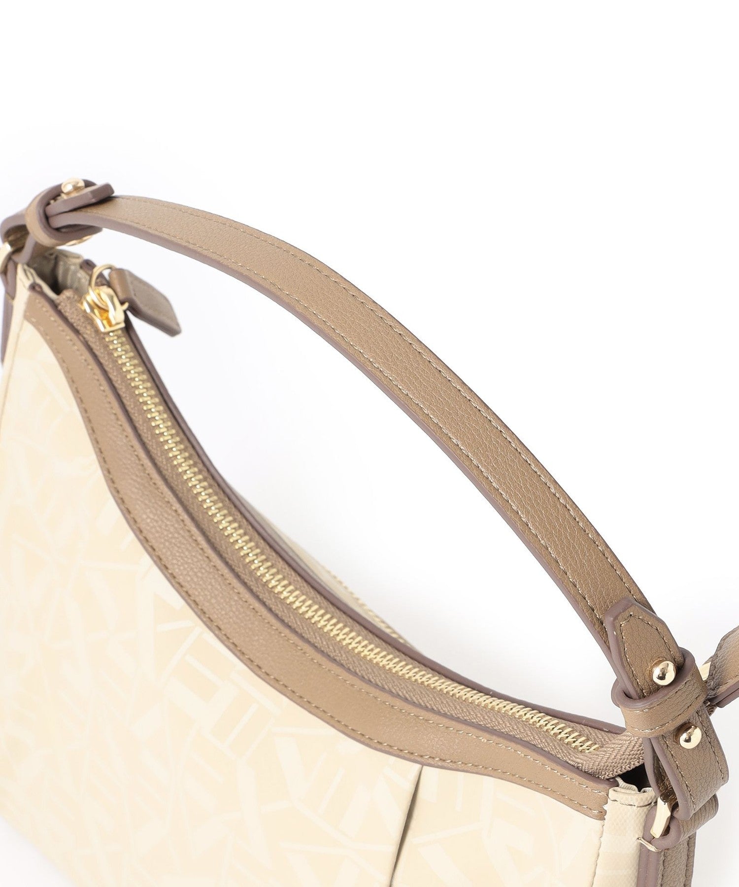 2213-U511552342__P,42,