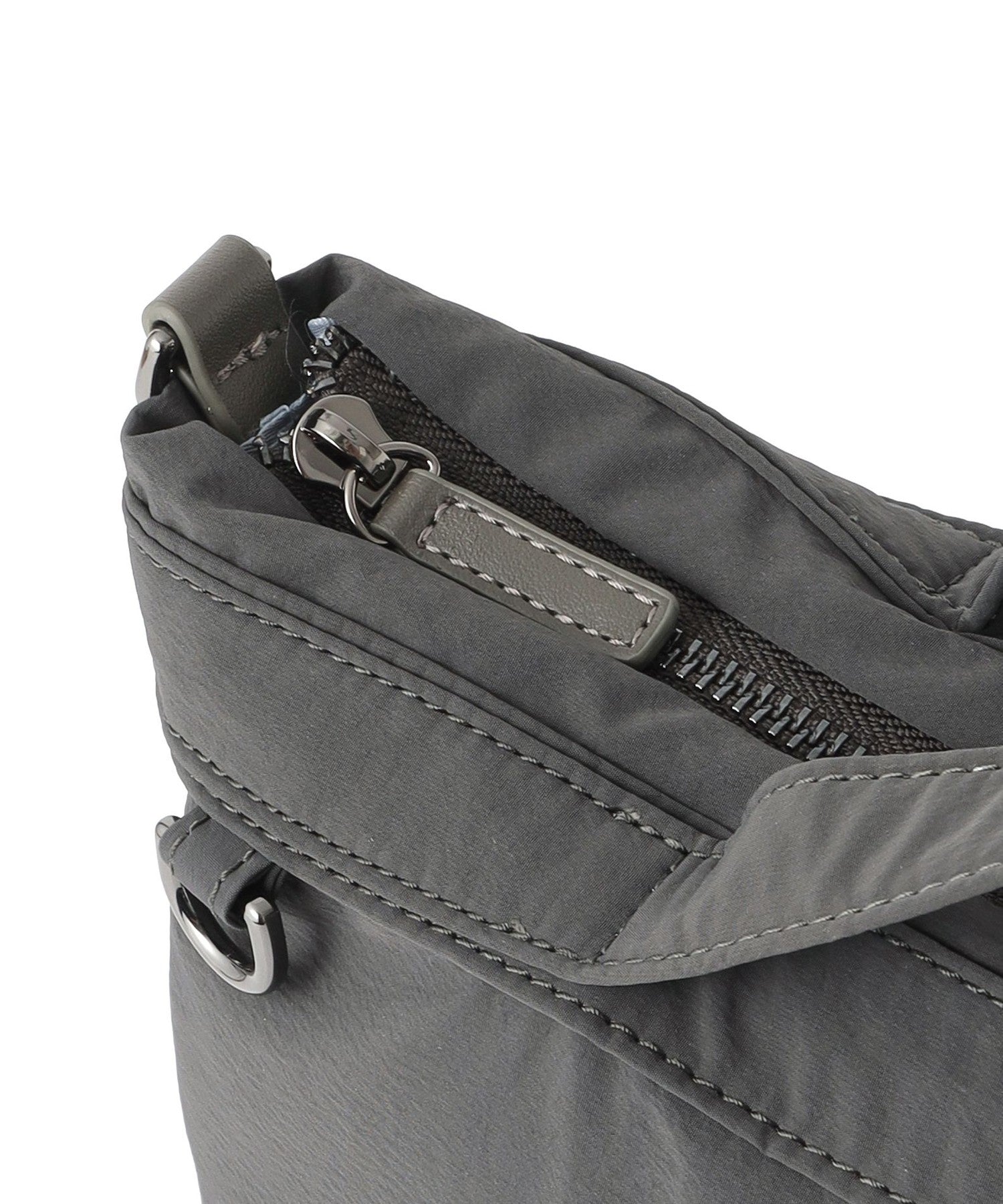 2213-U511562308__Q,08,