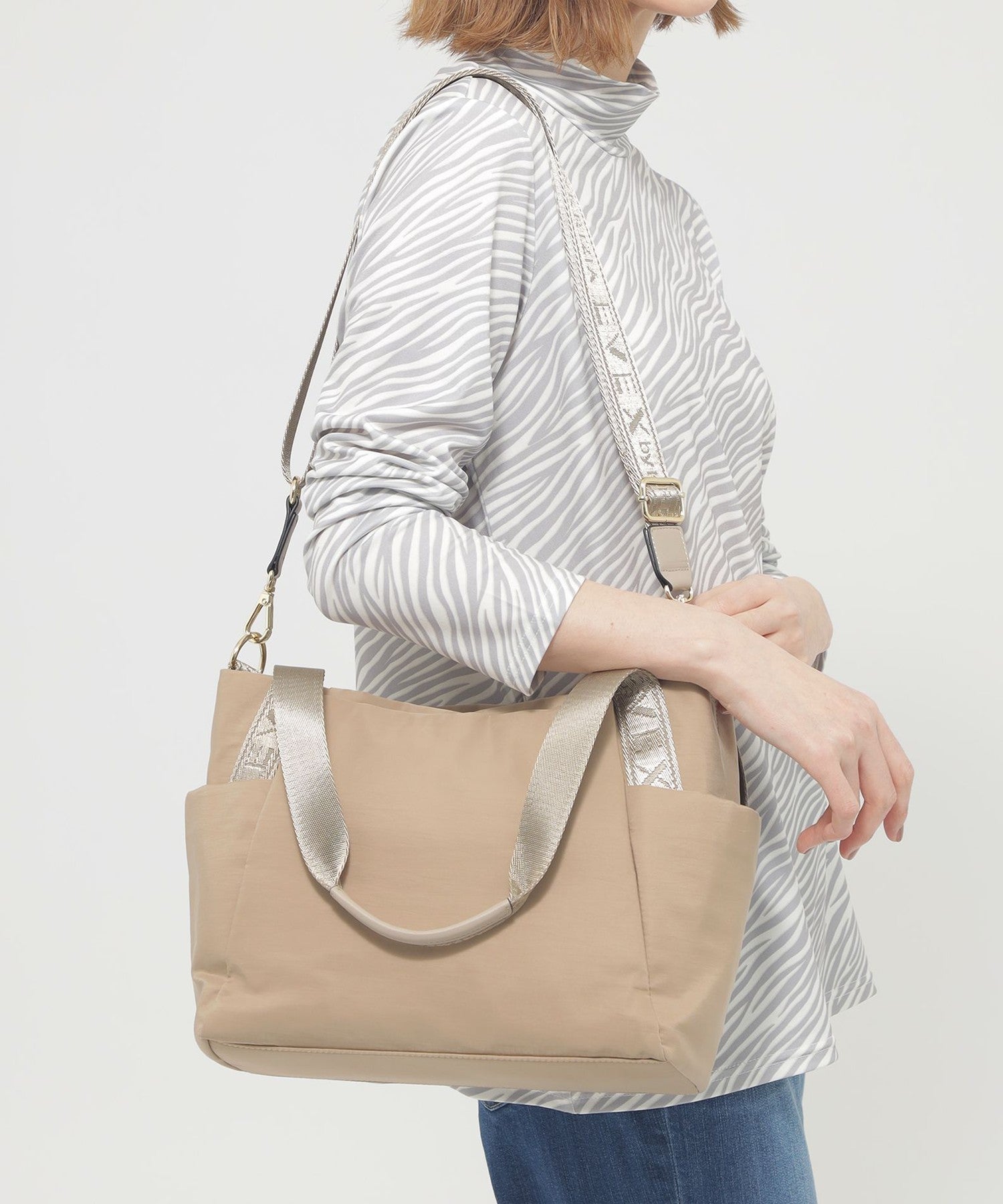 2213-U511652440__I,40,