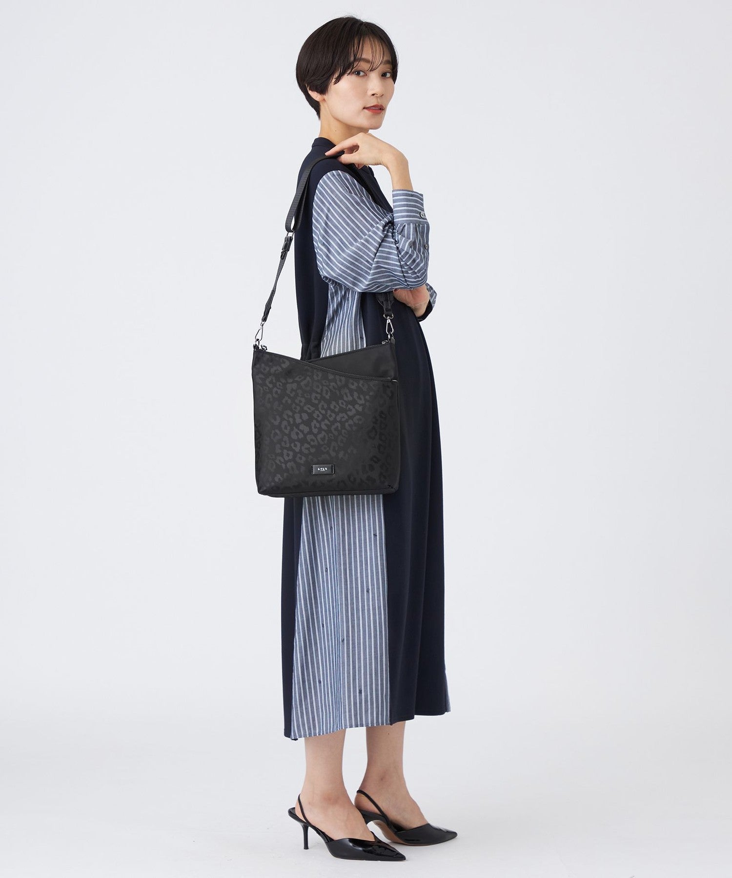 2213-U511662403__K,03,