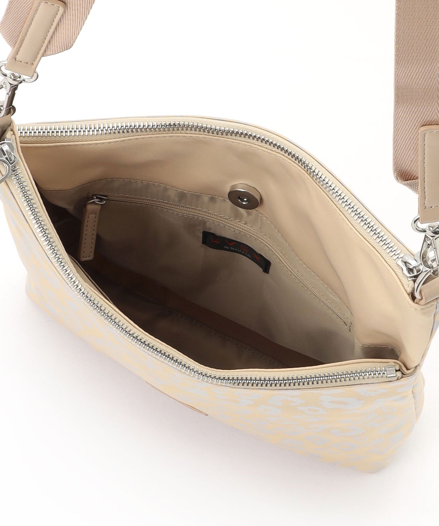 2213-U511662403__P,03,