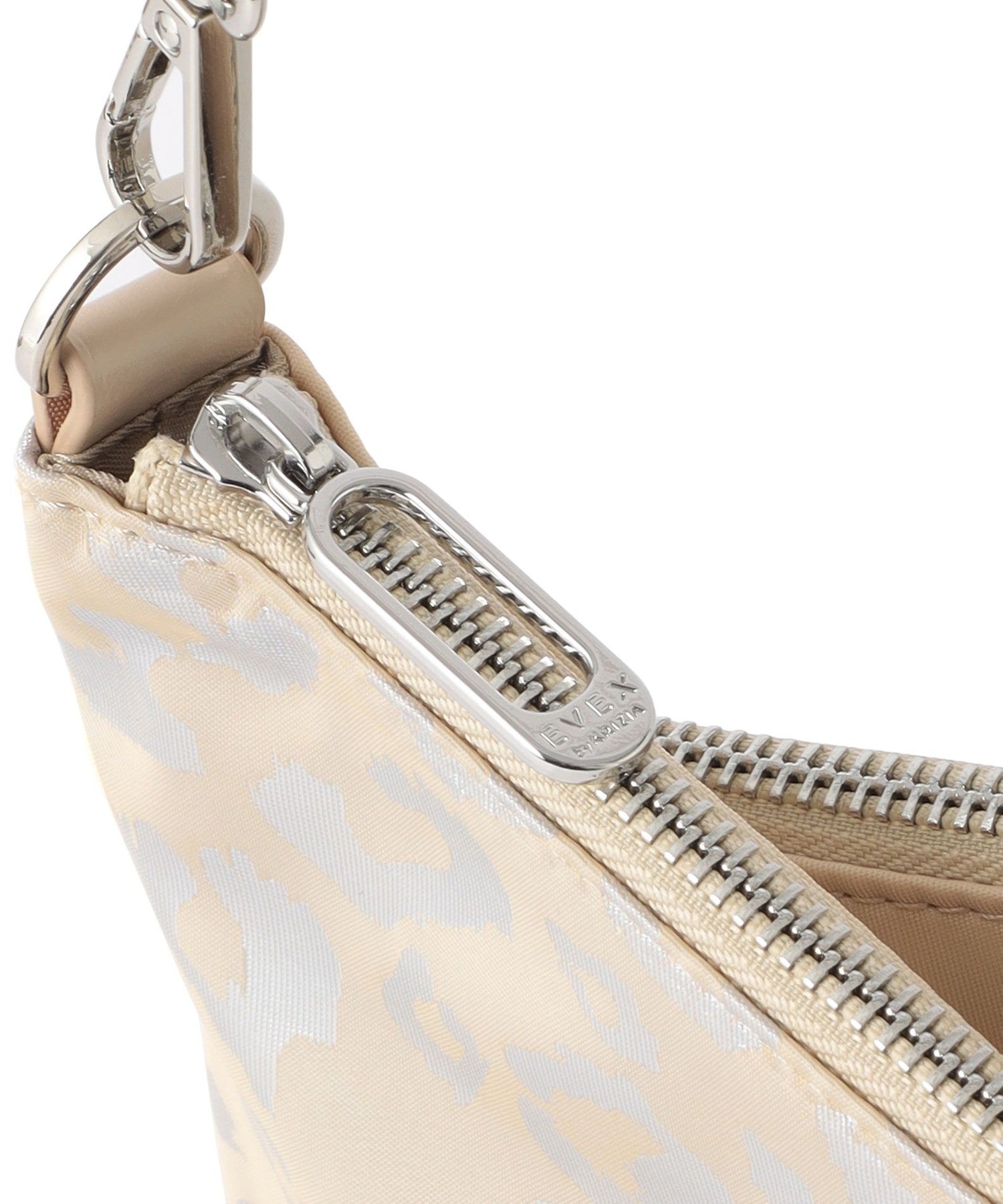 2213-U511662403__R,03,