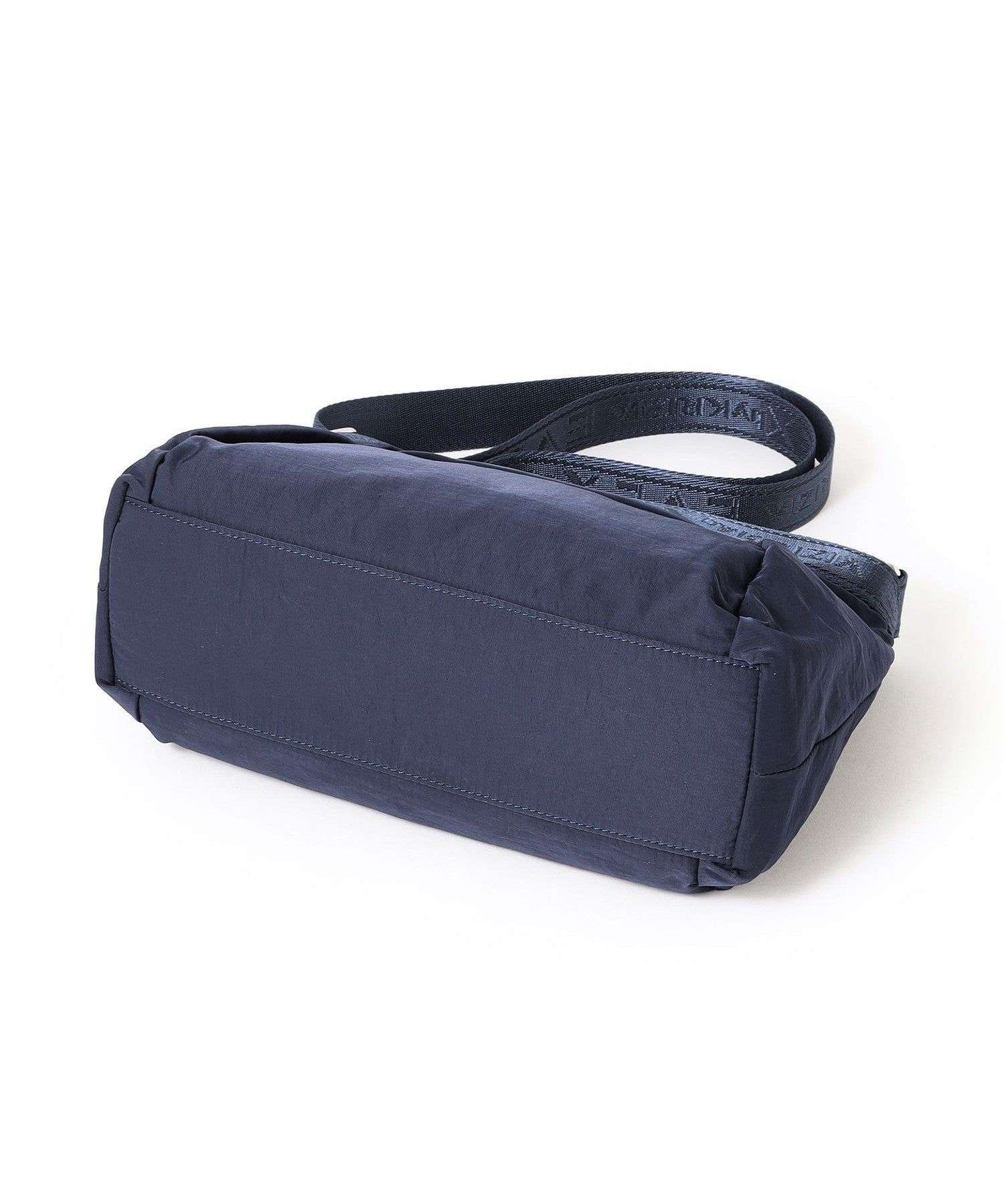 2213-U511752428__N,28,