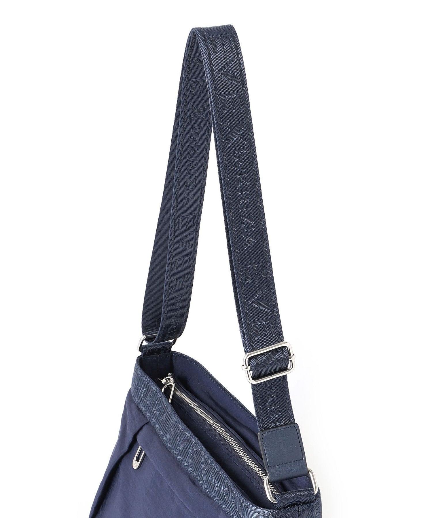 2213-U511752428__P,28,