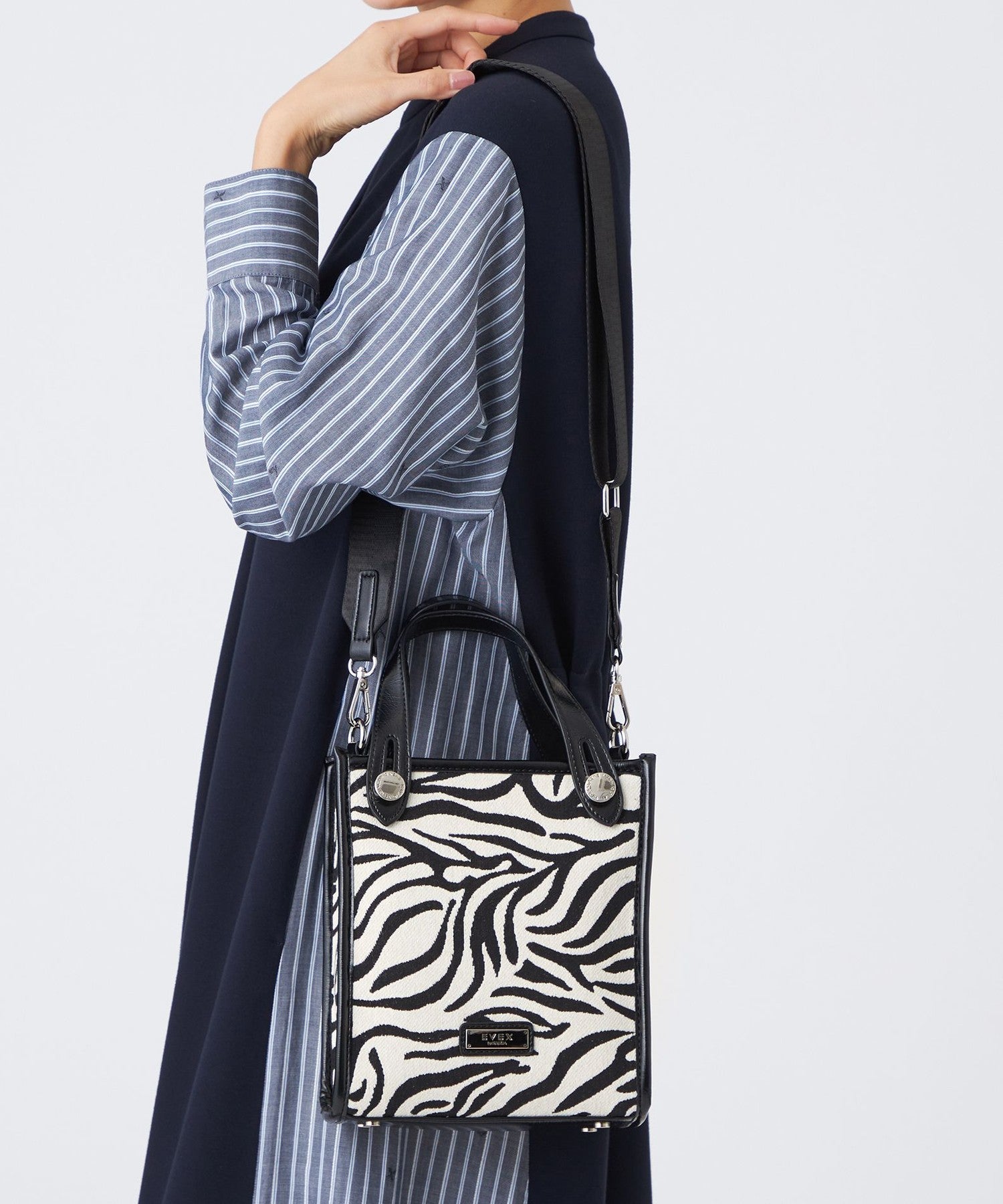 2213-U511762509__H,09,