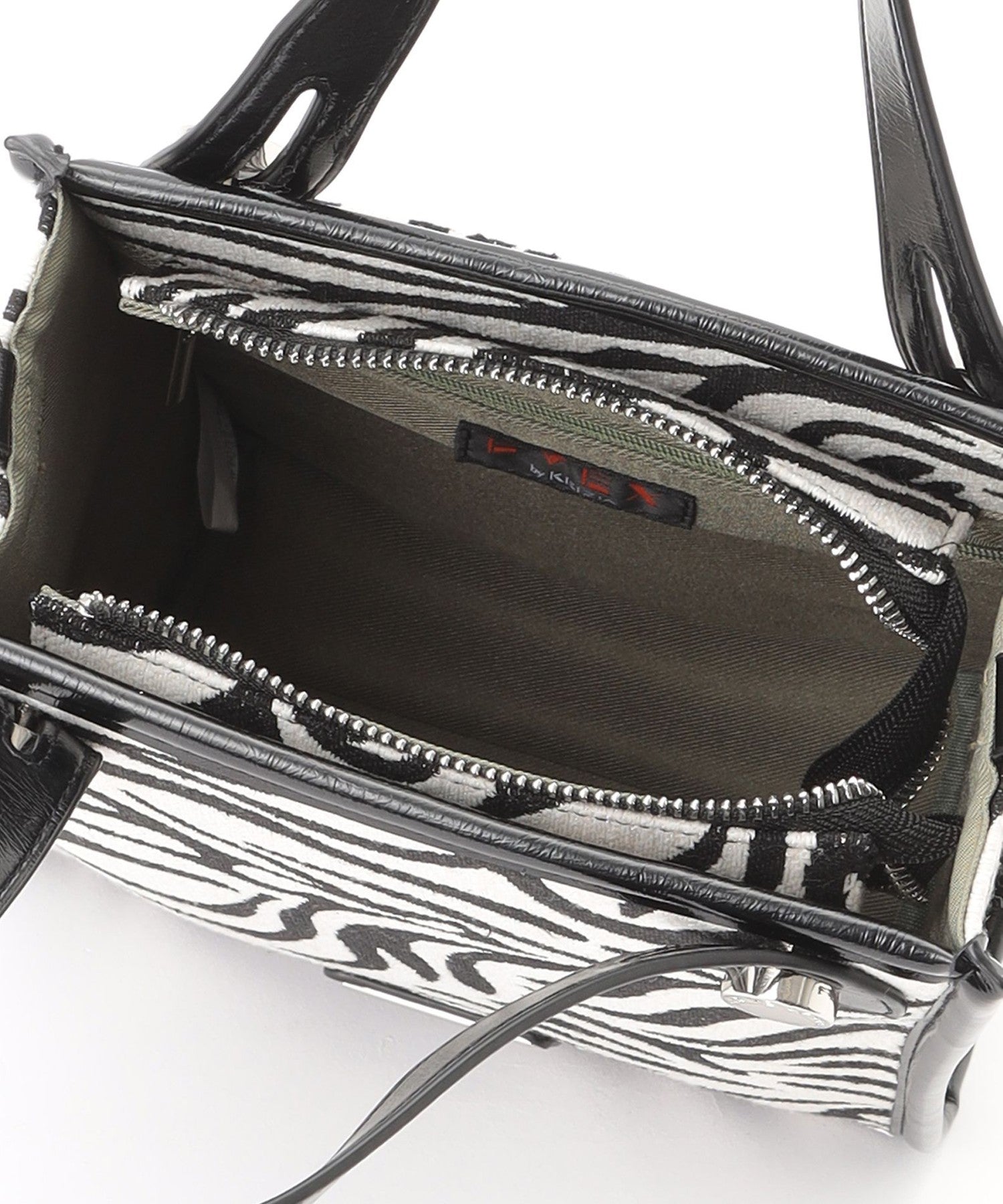 2213-U511762509__P,09,