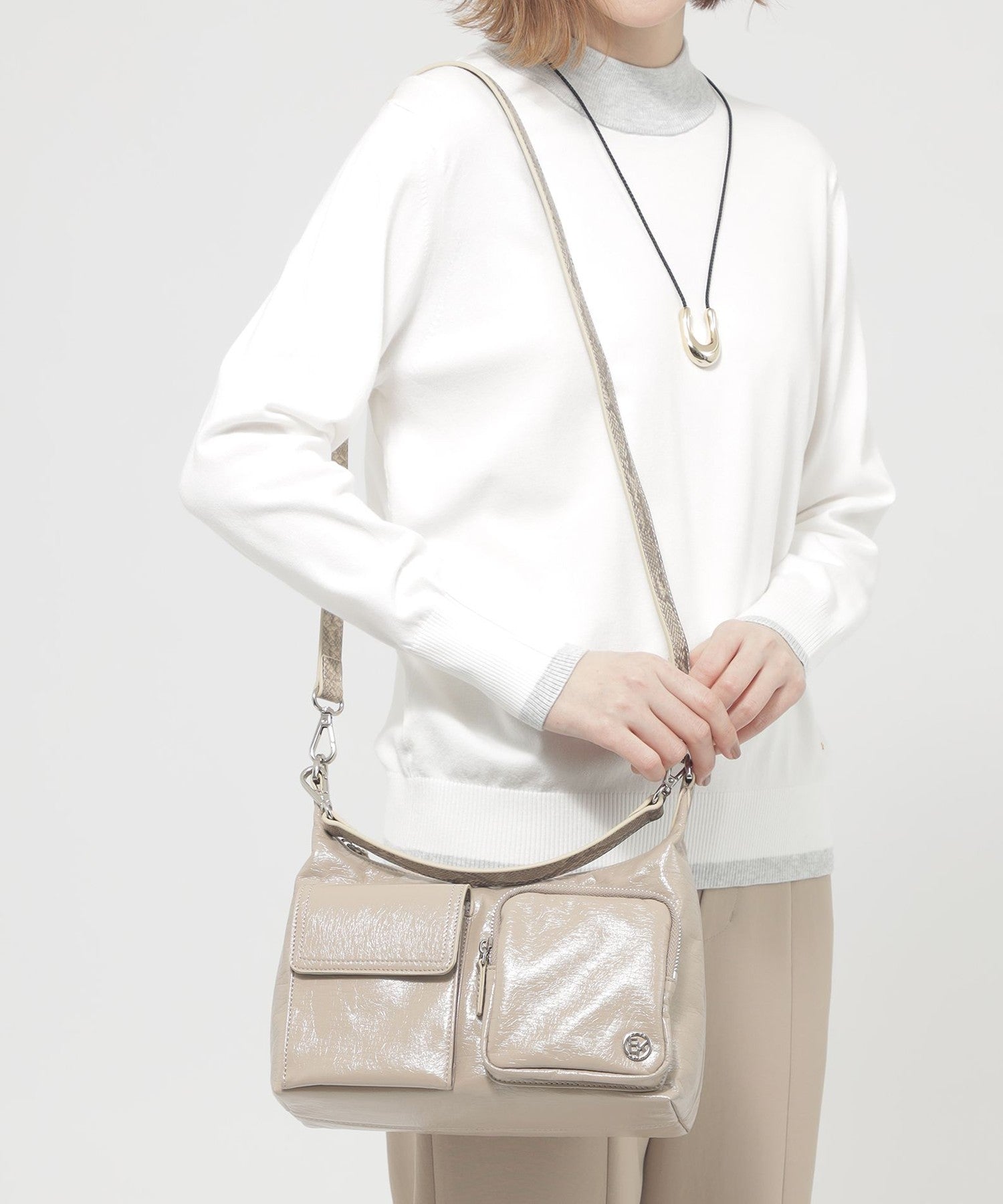 2213-U511952624__I,24,