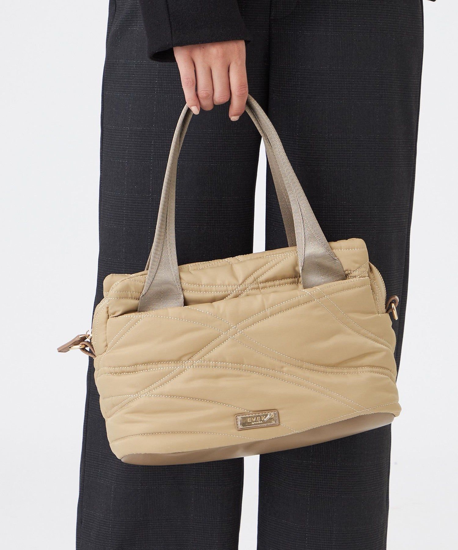 2213-U511962740__I,40,