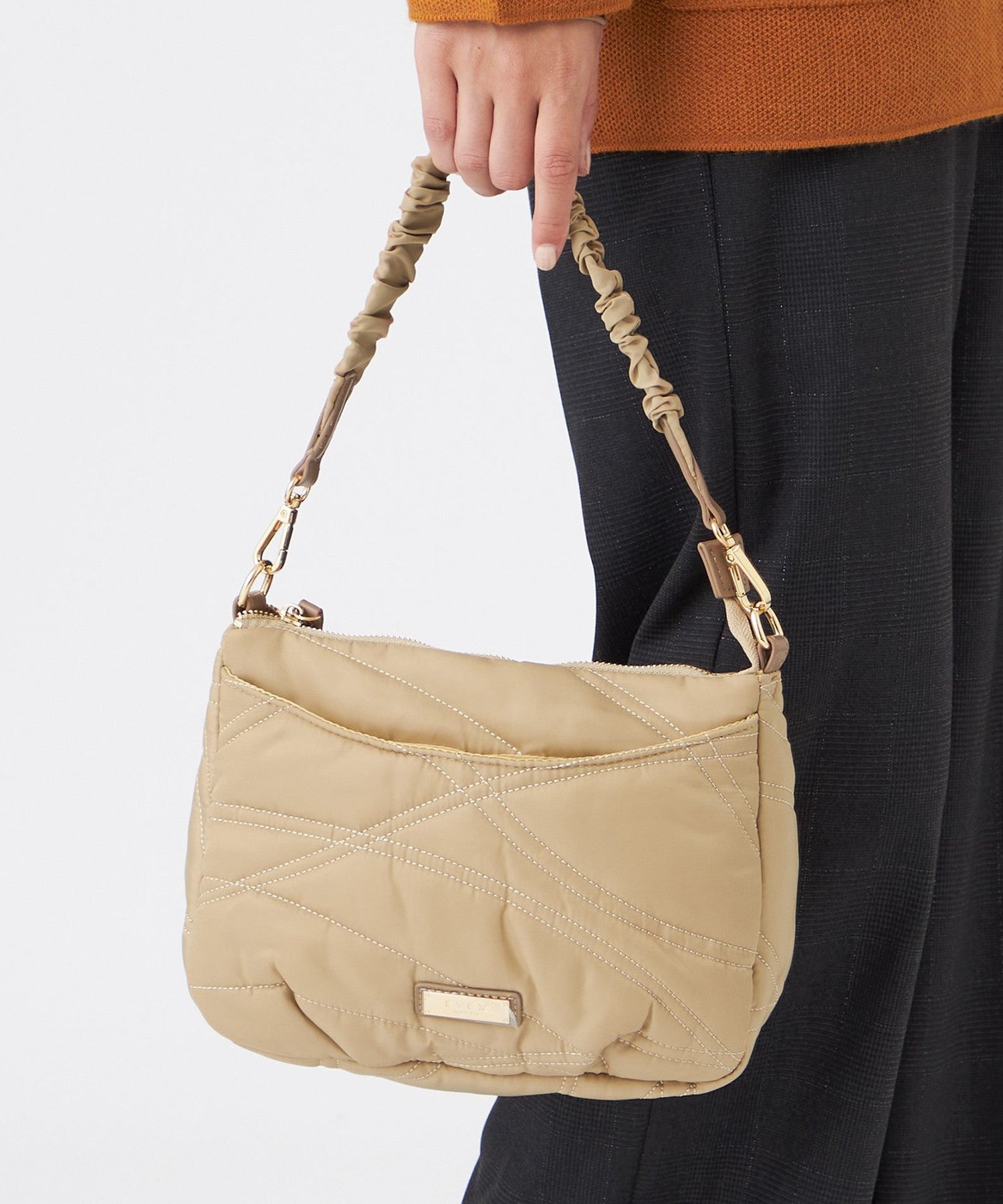 2213-U512062740__I,40,