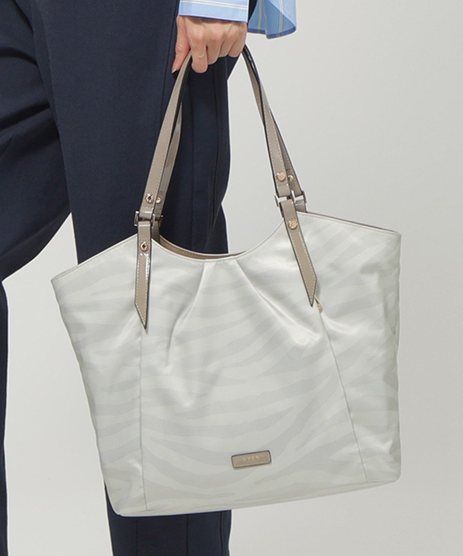 2213-U512152840__I,40,