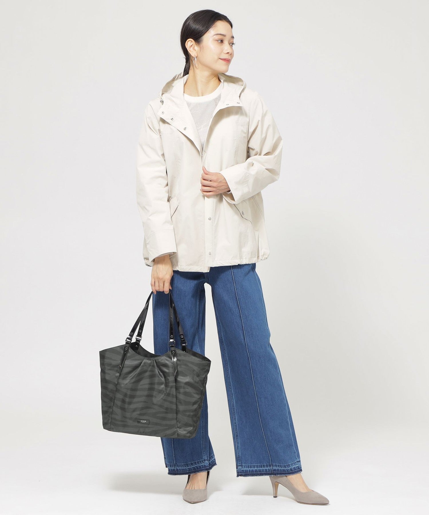 2213-U512152840__J,40,