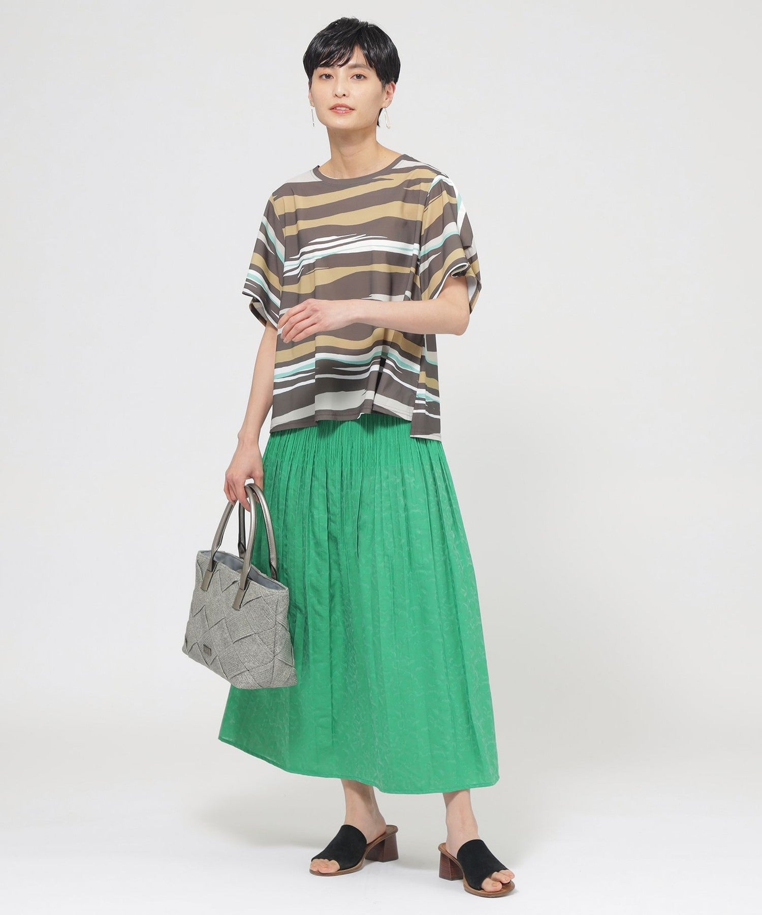 2213-U512653140__J,40,