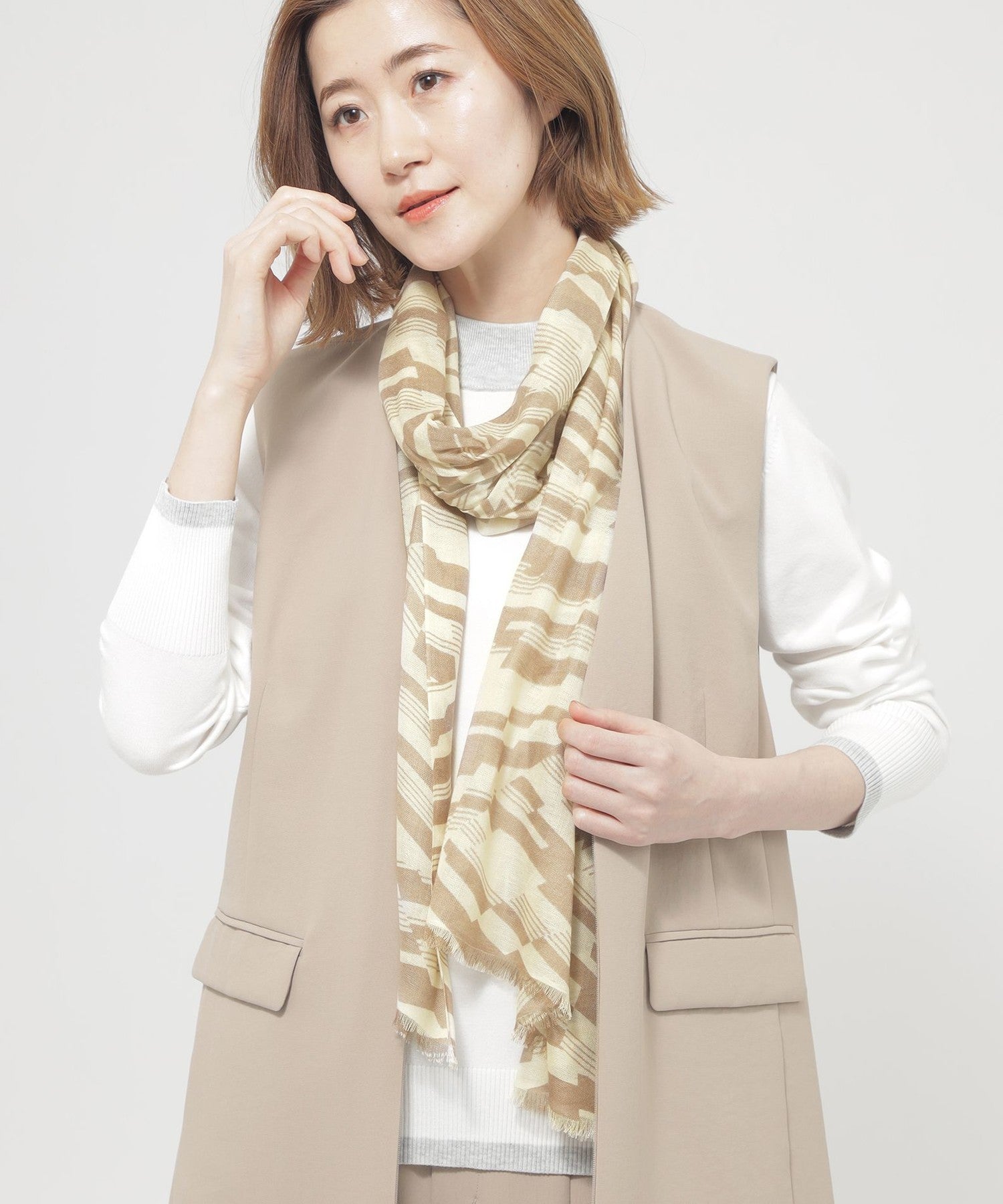 2213-U575157142__,42,