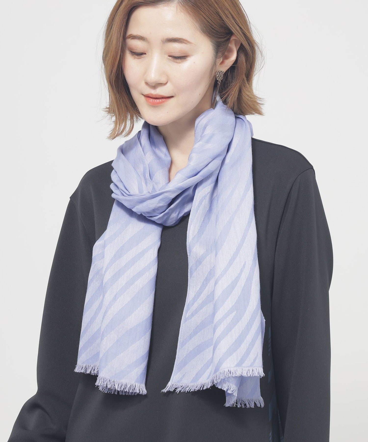 2213-U575257224__,24,