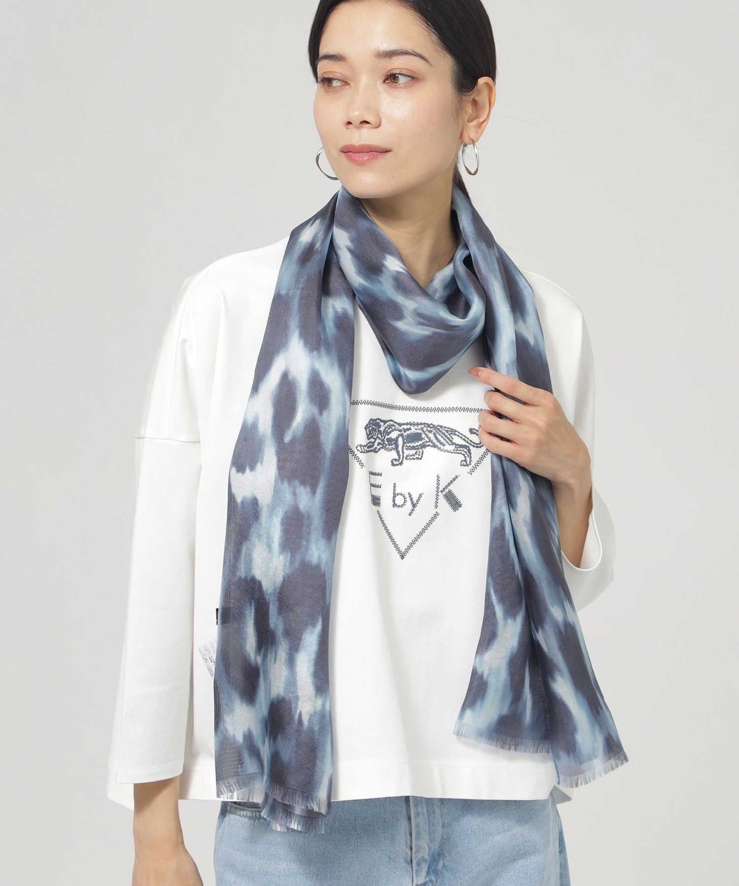 2213-U575357328__,28,