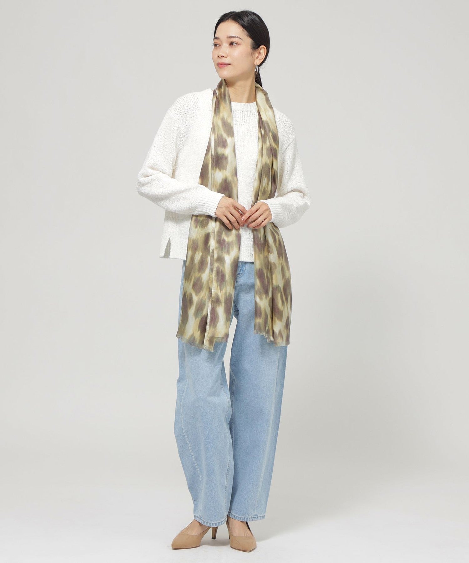 2213-U575357328__I,28,