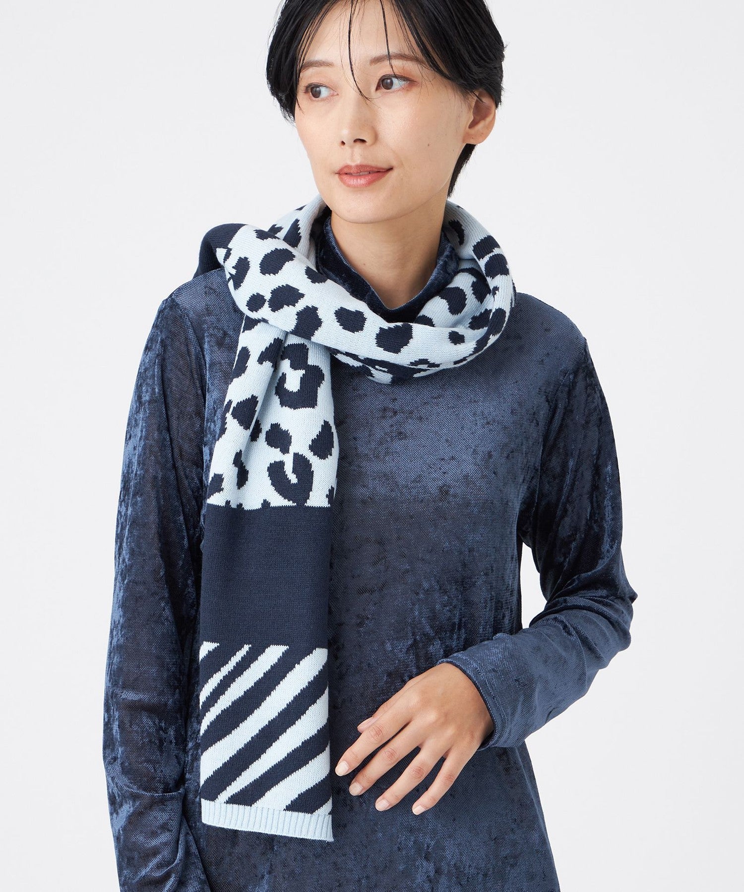 2213-U575467422__,22,