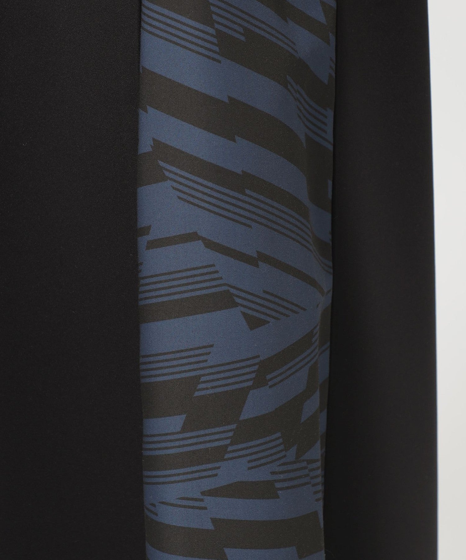 2213-U5J0151509__M,09,