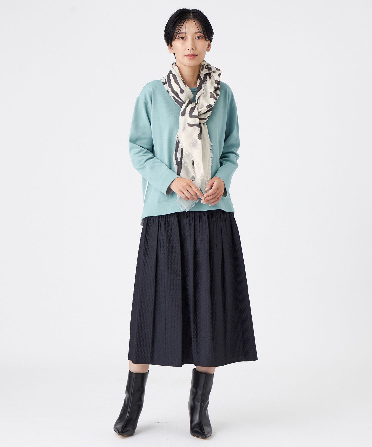 2213-U5N1265218__J,18,