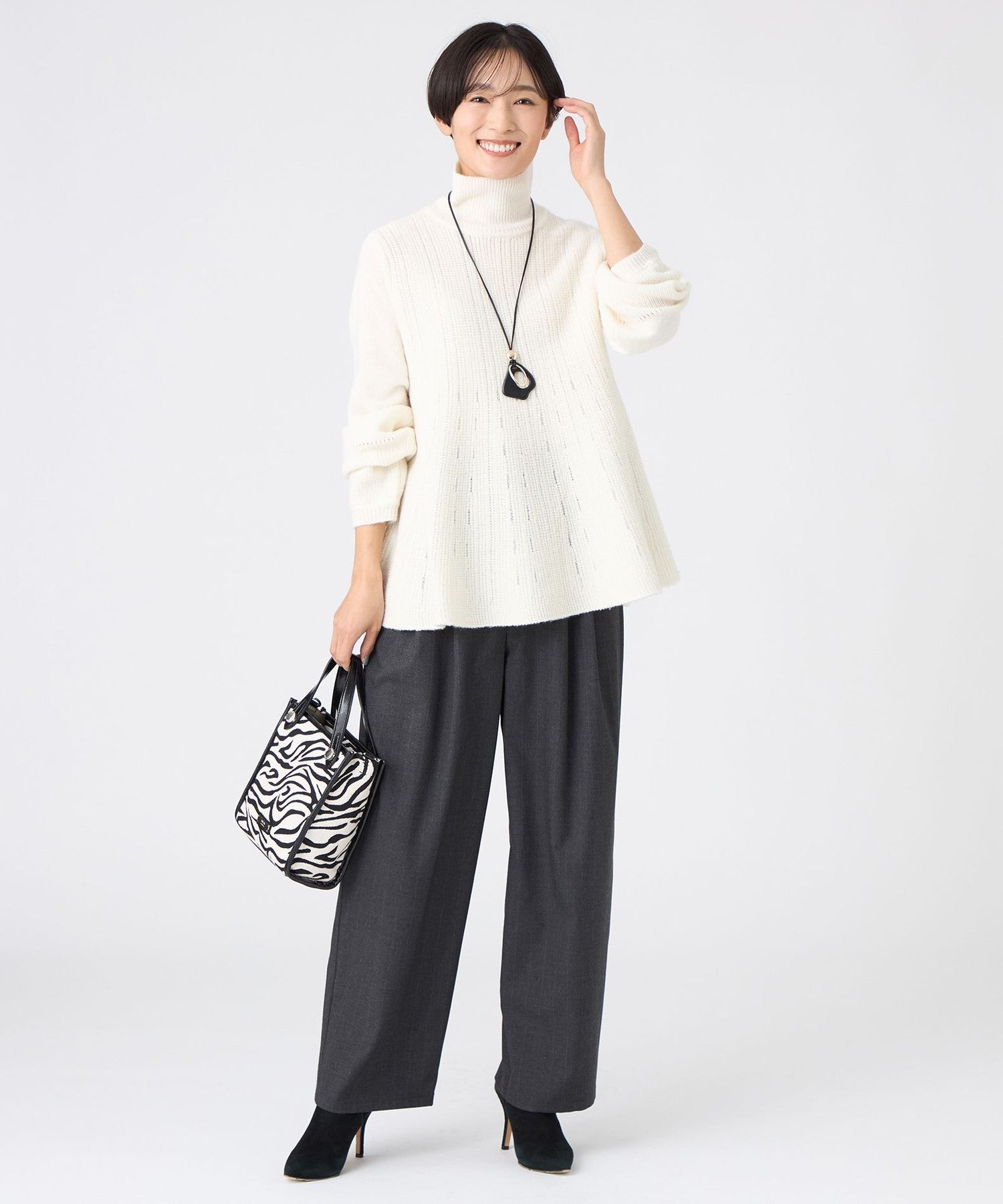 2213-U5N1767602__H,02,