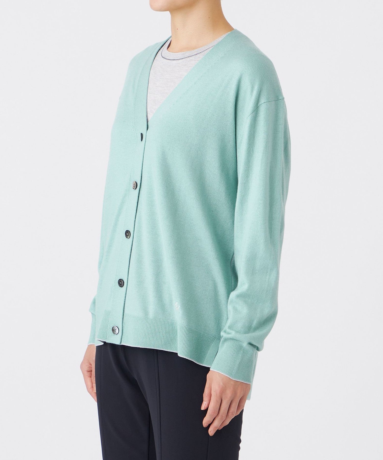 2213-U5N2369424__M,24,