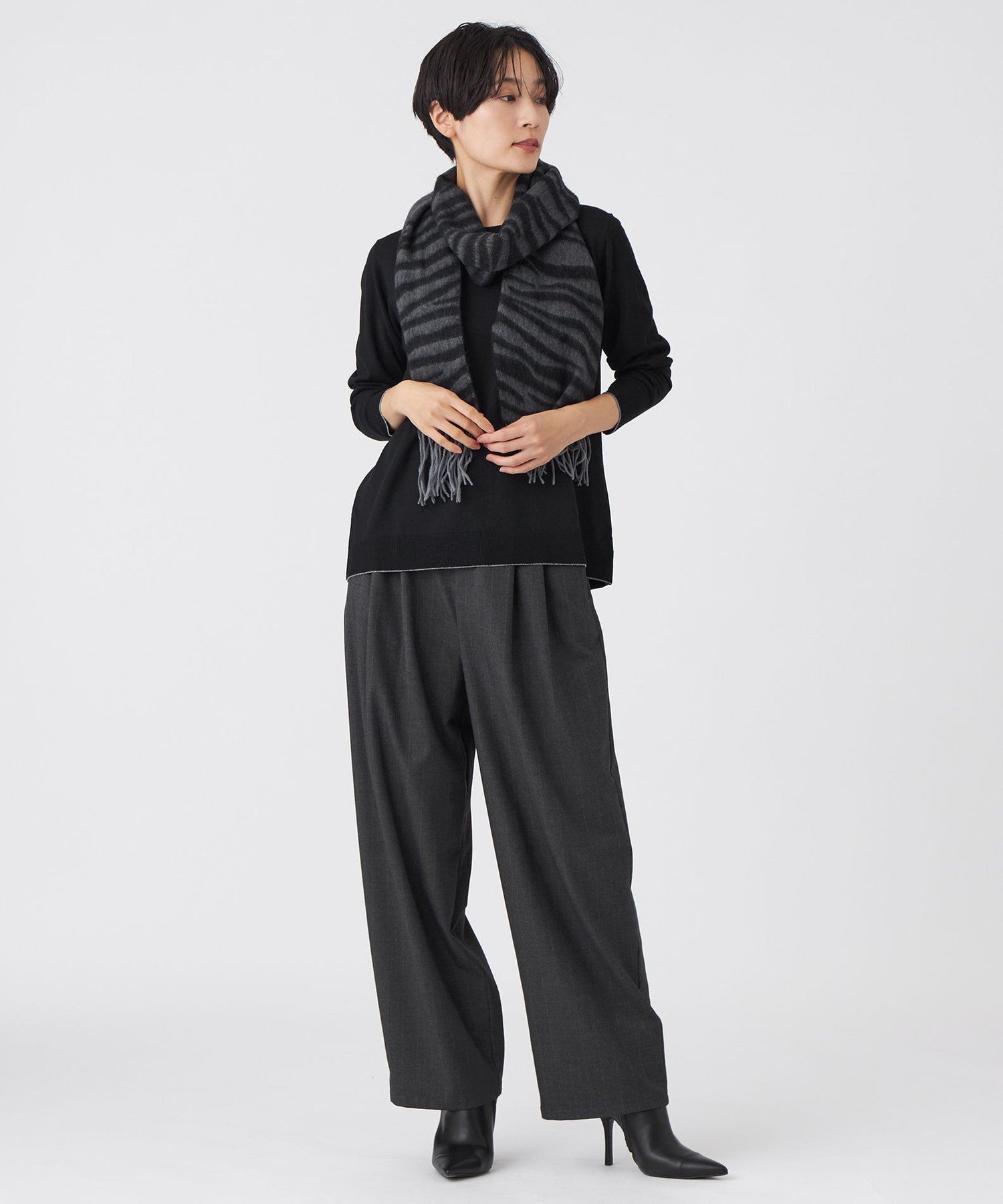 2213-U5N2469414__I,14,