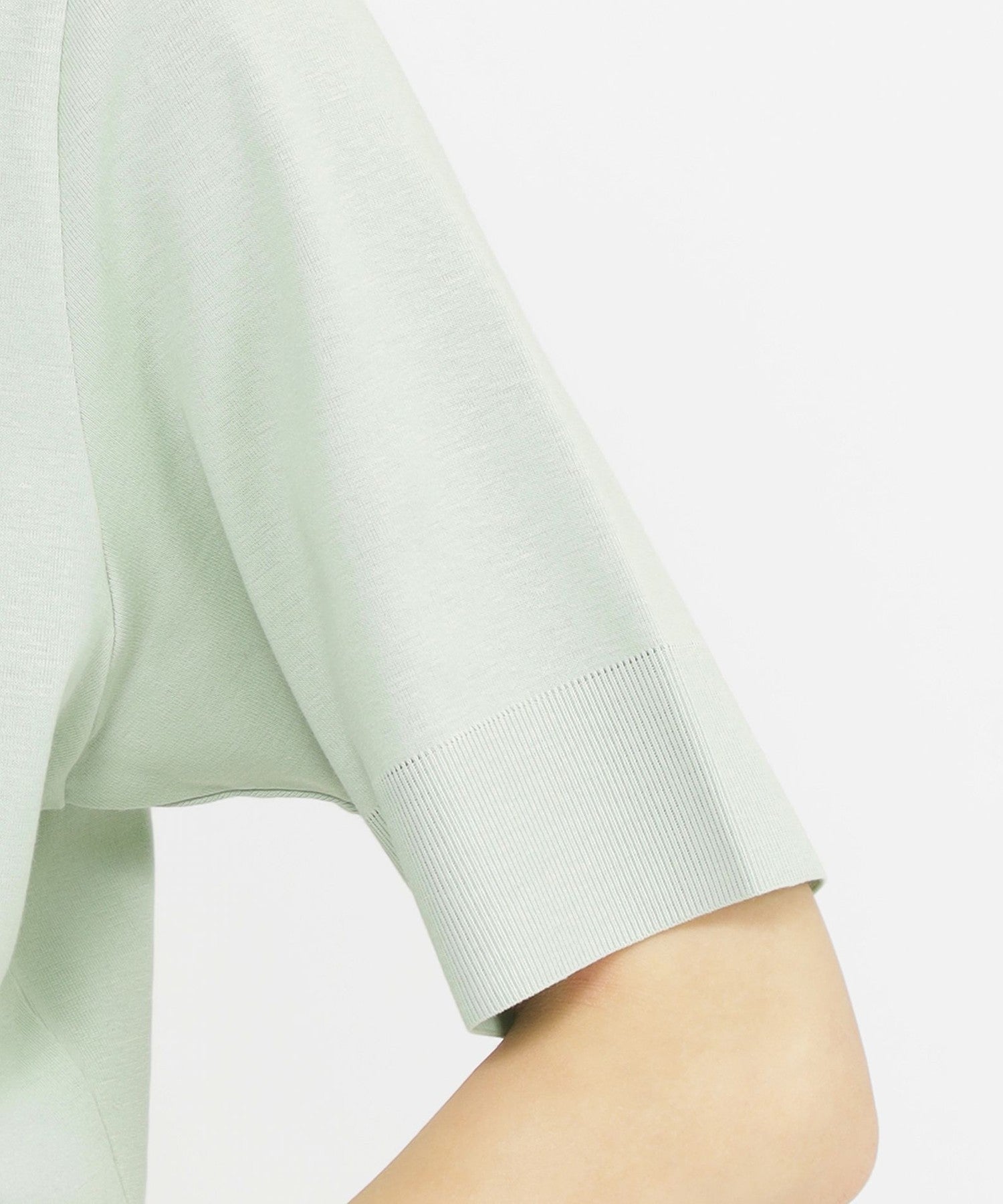 2213-U5P2456970__N,70,