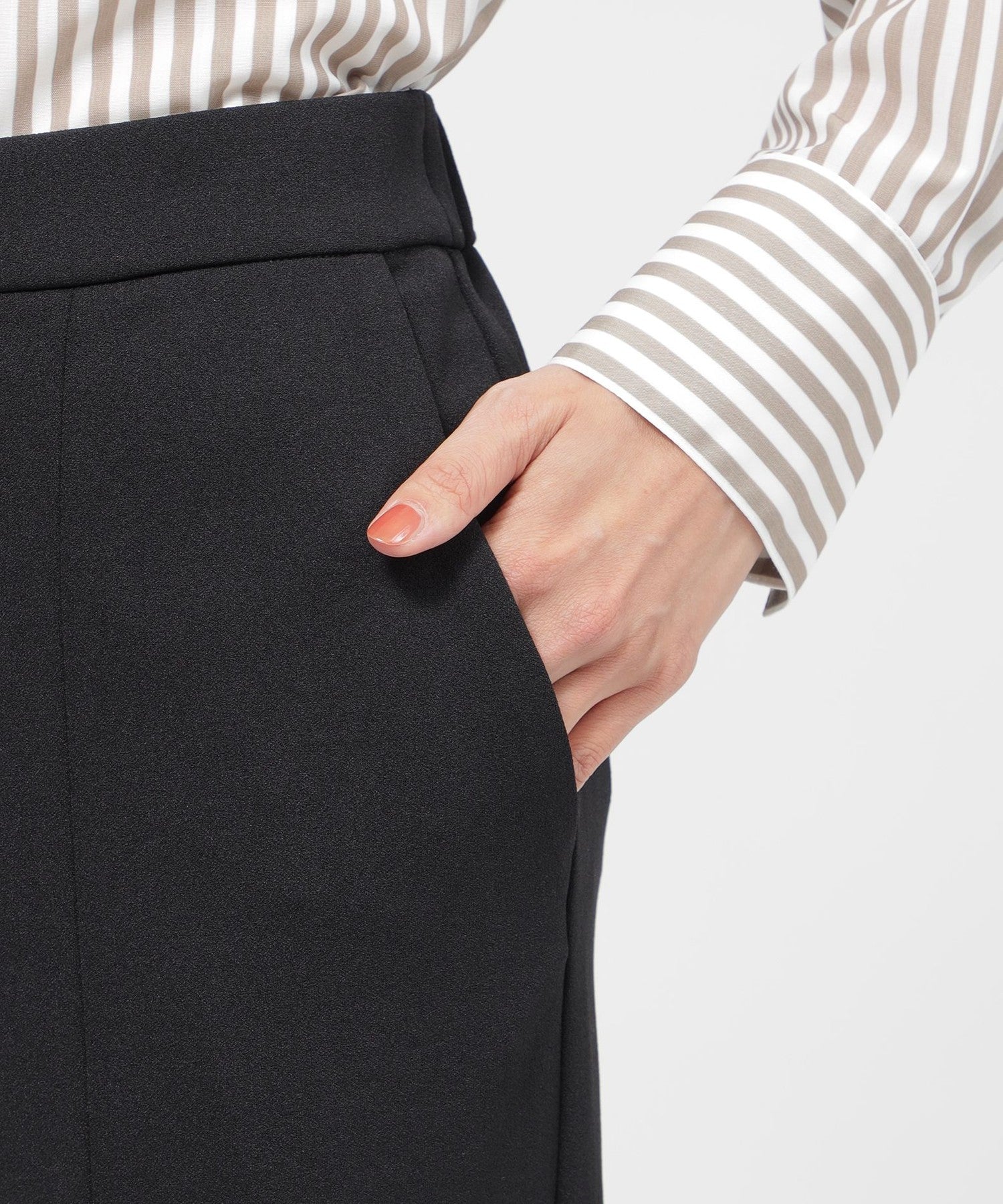 2213-U5R0543609__M,09,