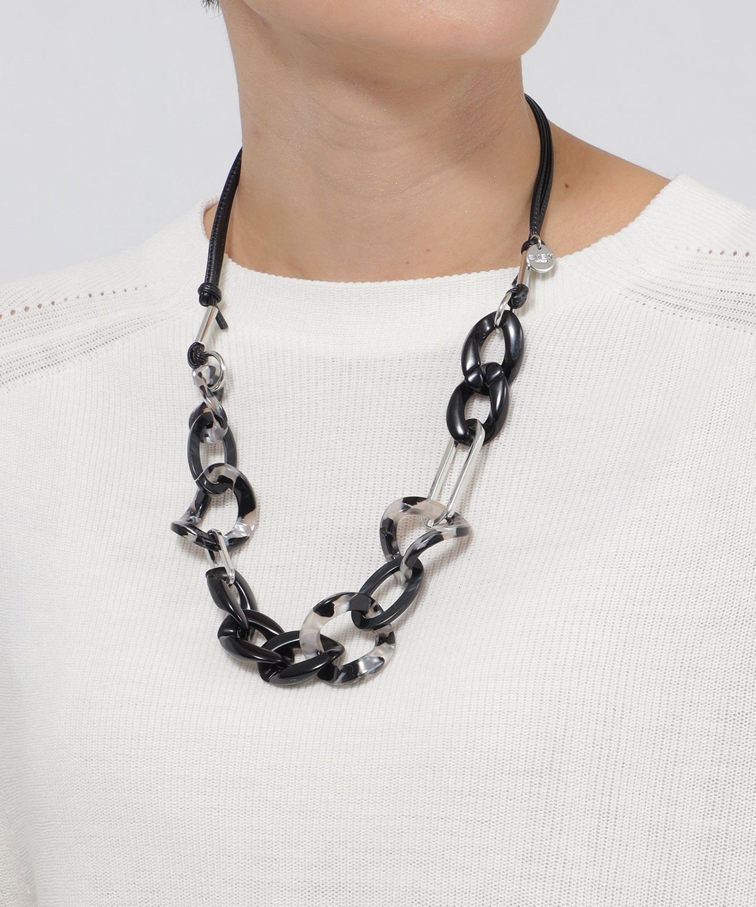 2213-U5V7236209__,09,