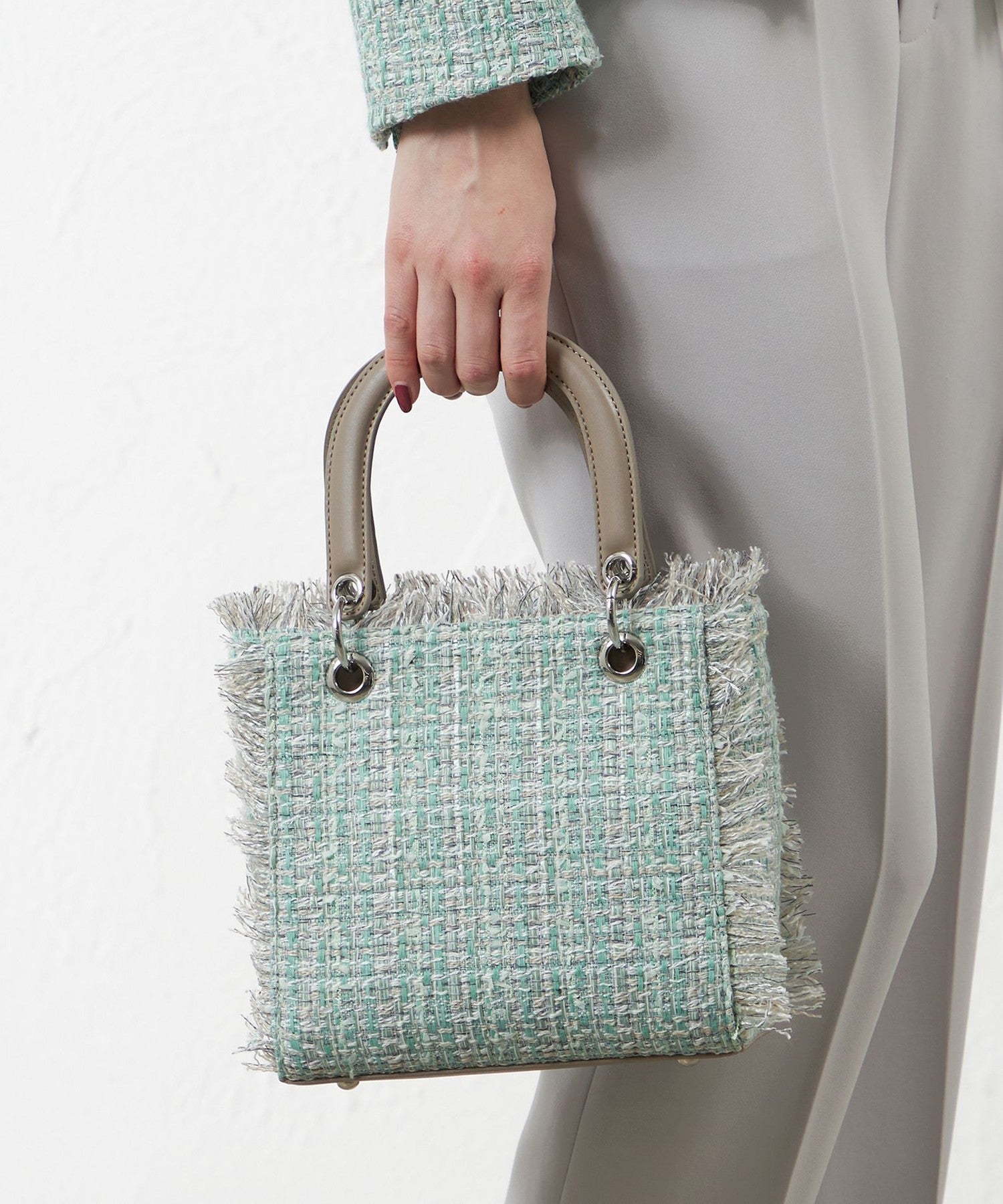 2231-V512350270__H,70,