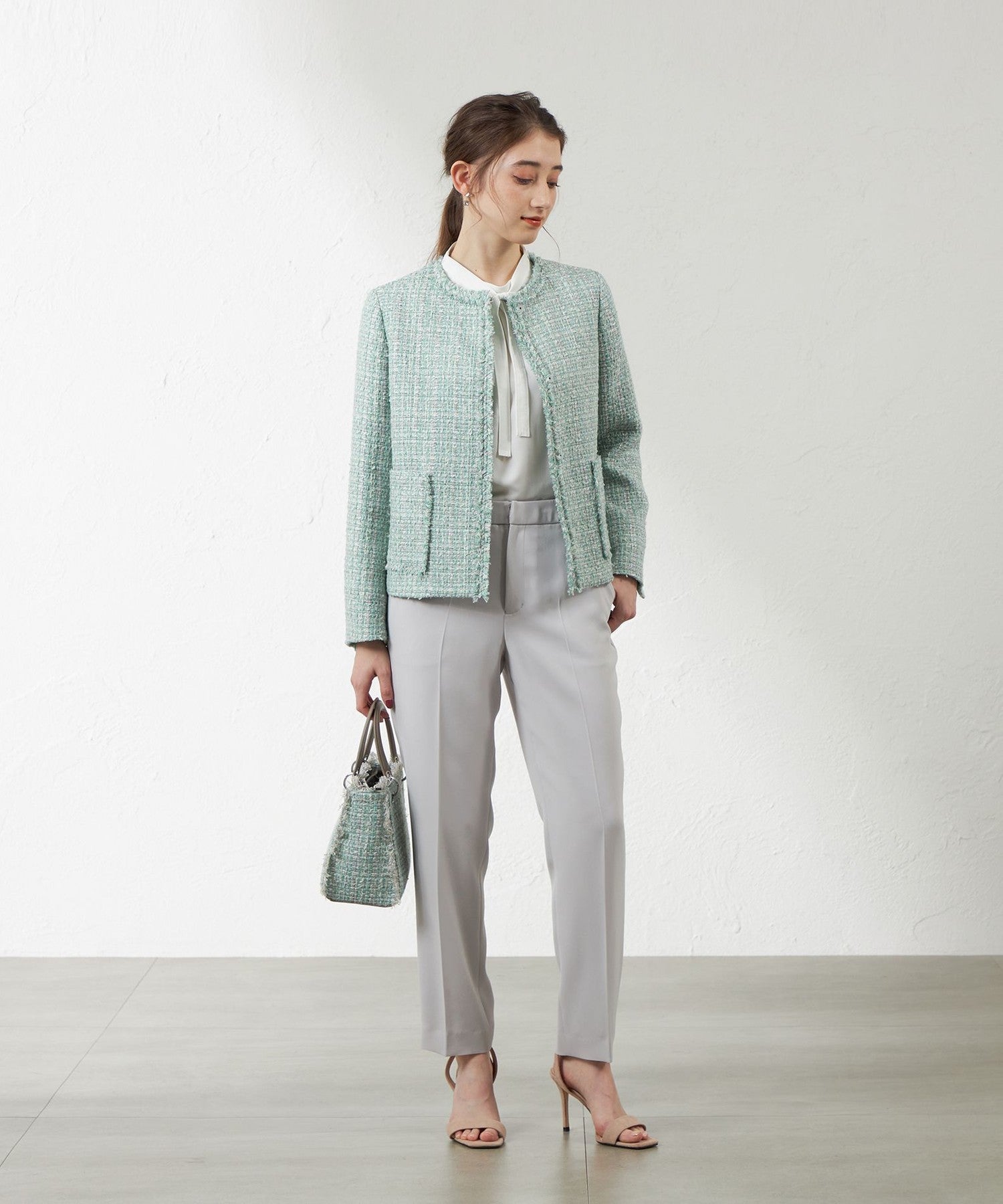 2231-V512350270__I,70,