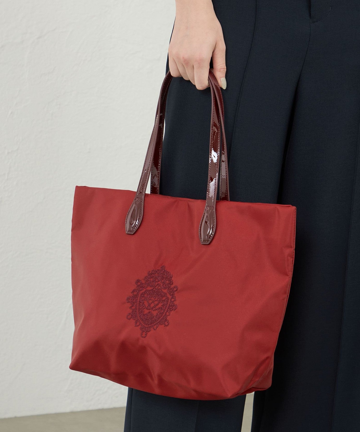 2231-V512462429__H,29,