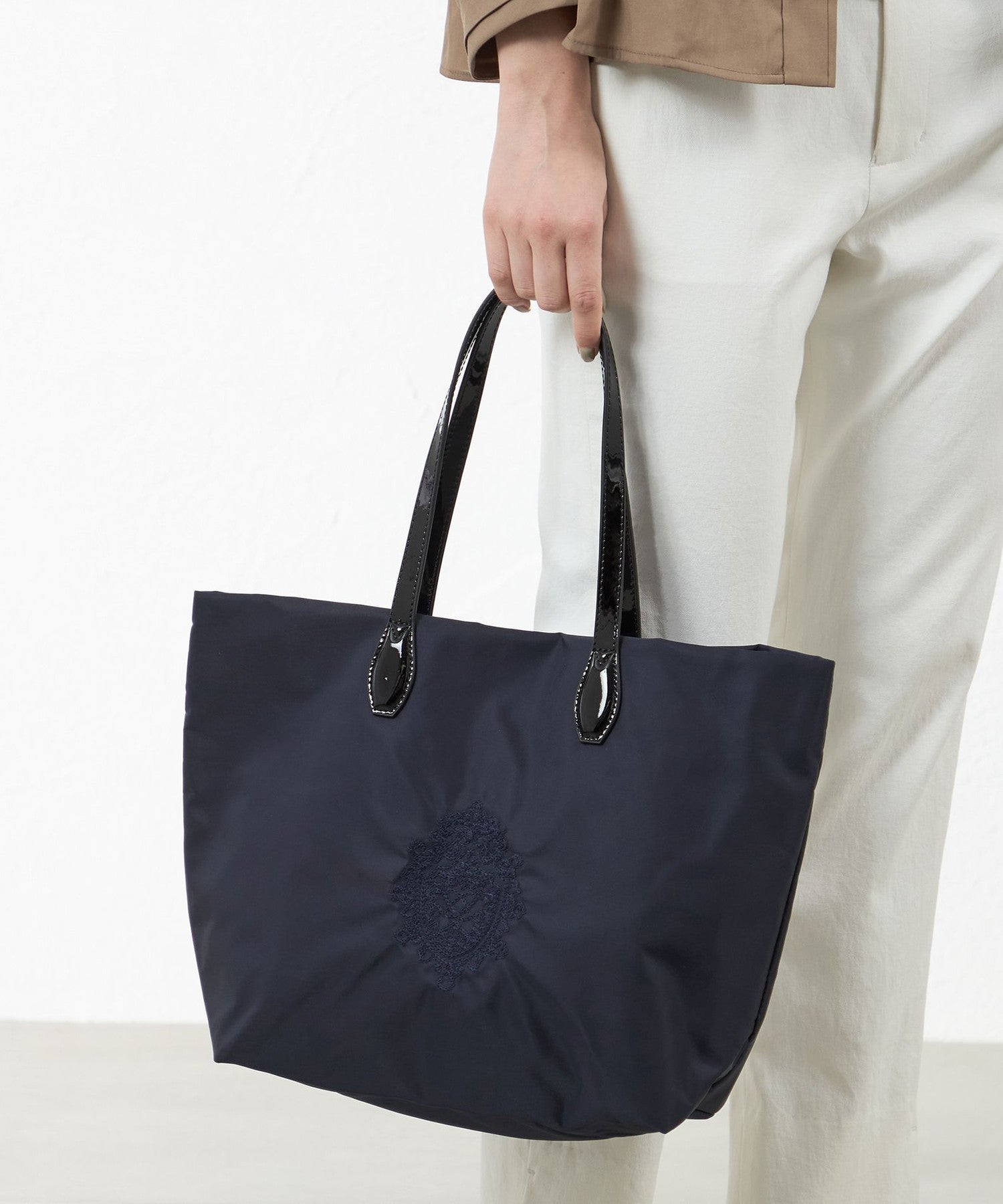 2231-V512462429__I,29,