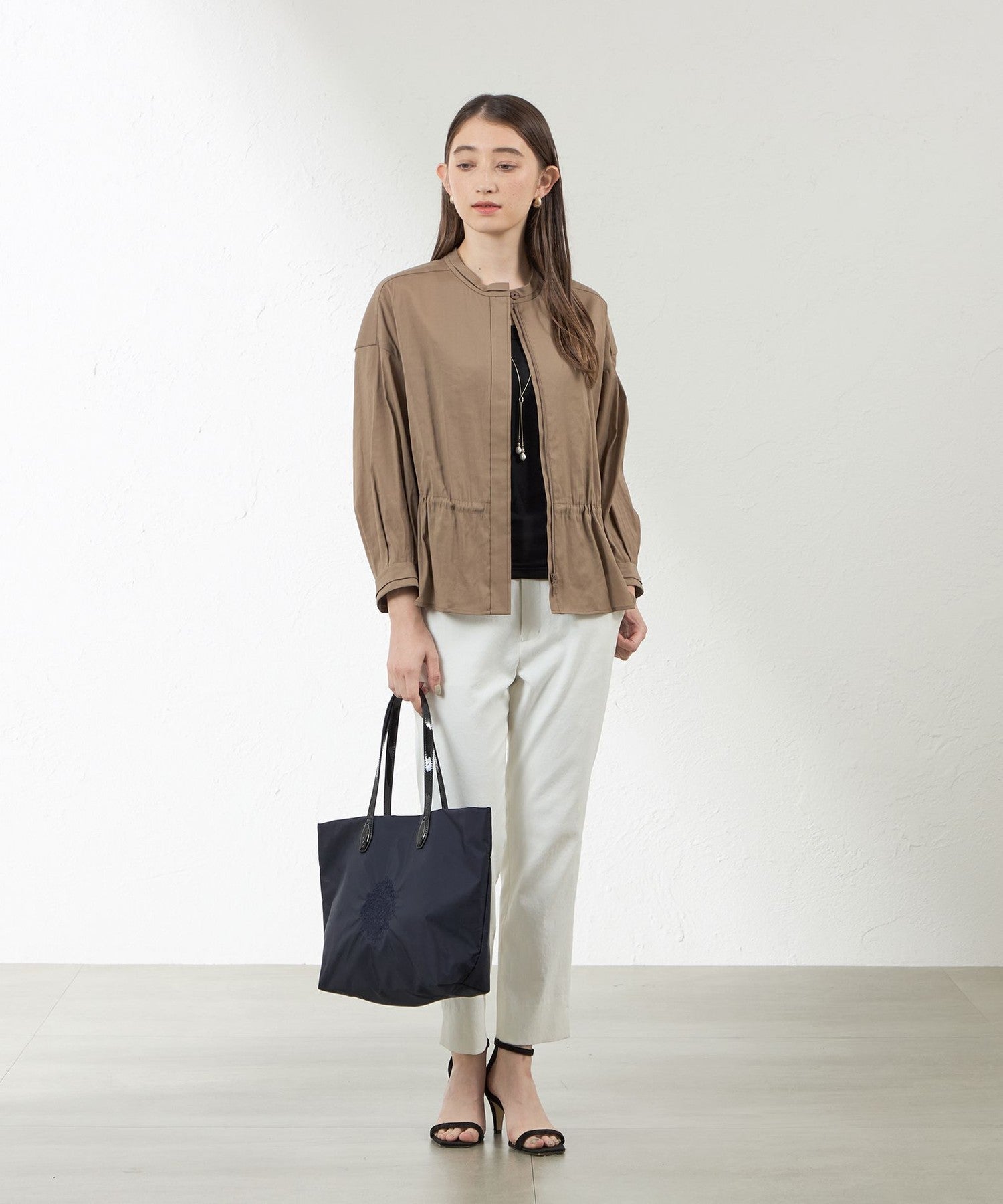 2231-V512462429__L,29,