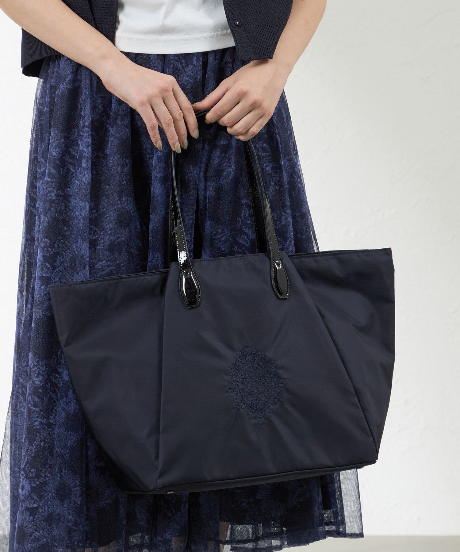 2231-V512562429__H,29,