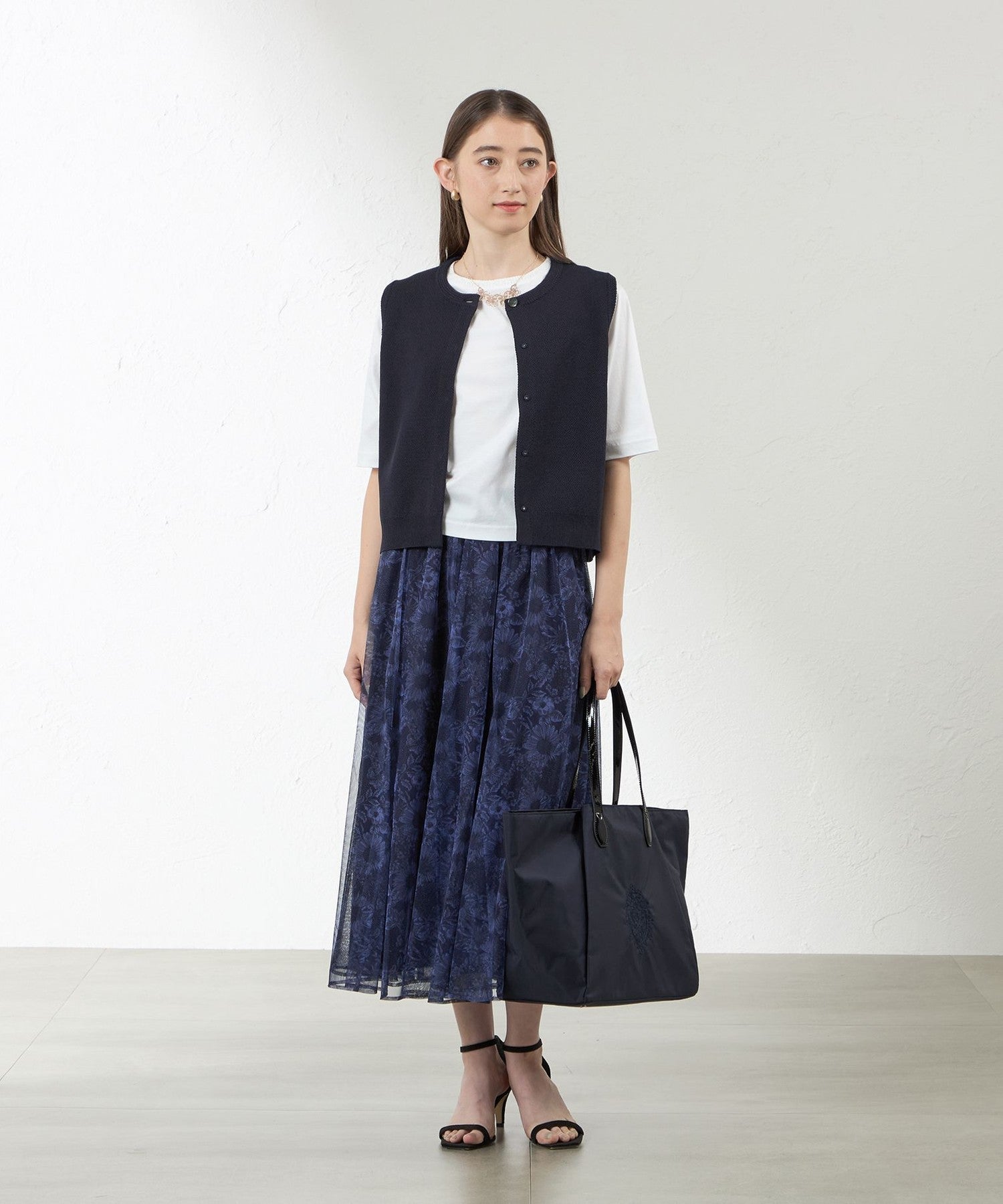 2231-V512562429__J,29,