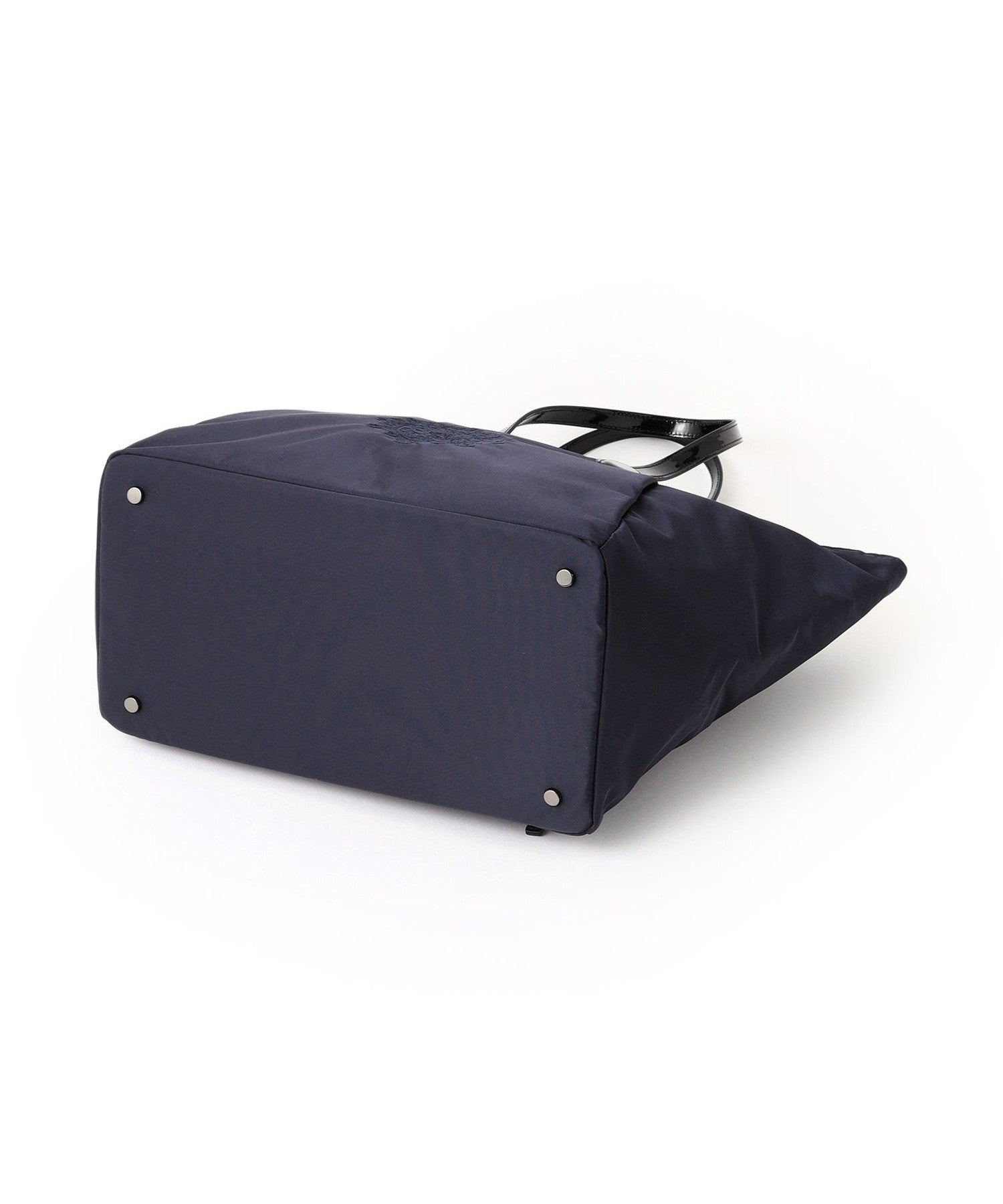 2231-V512562429__N,29,