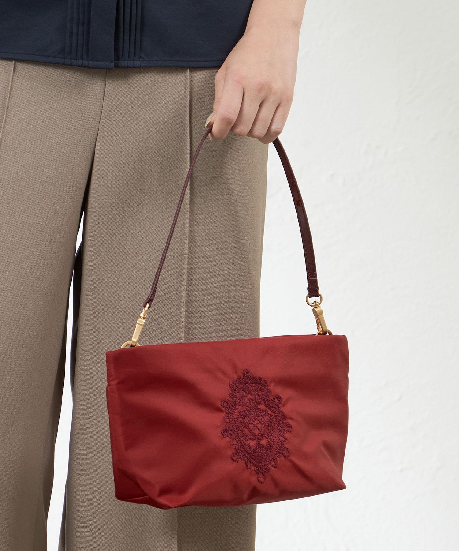 2231-V512662429__H,29,