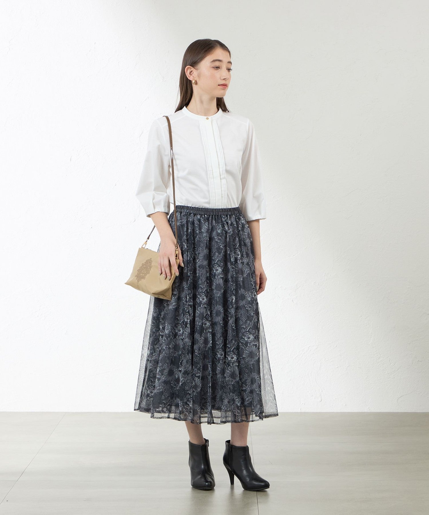 2231-V512662429__M,29,