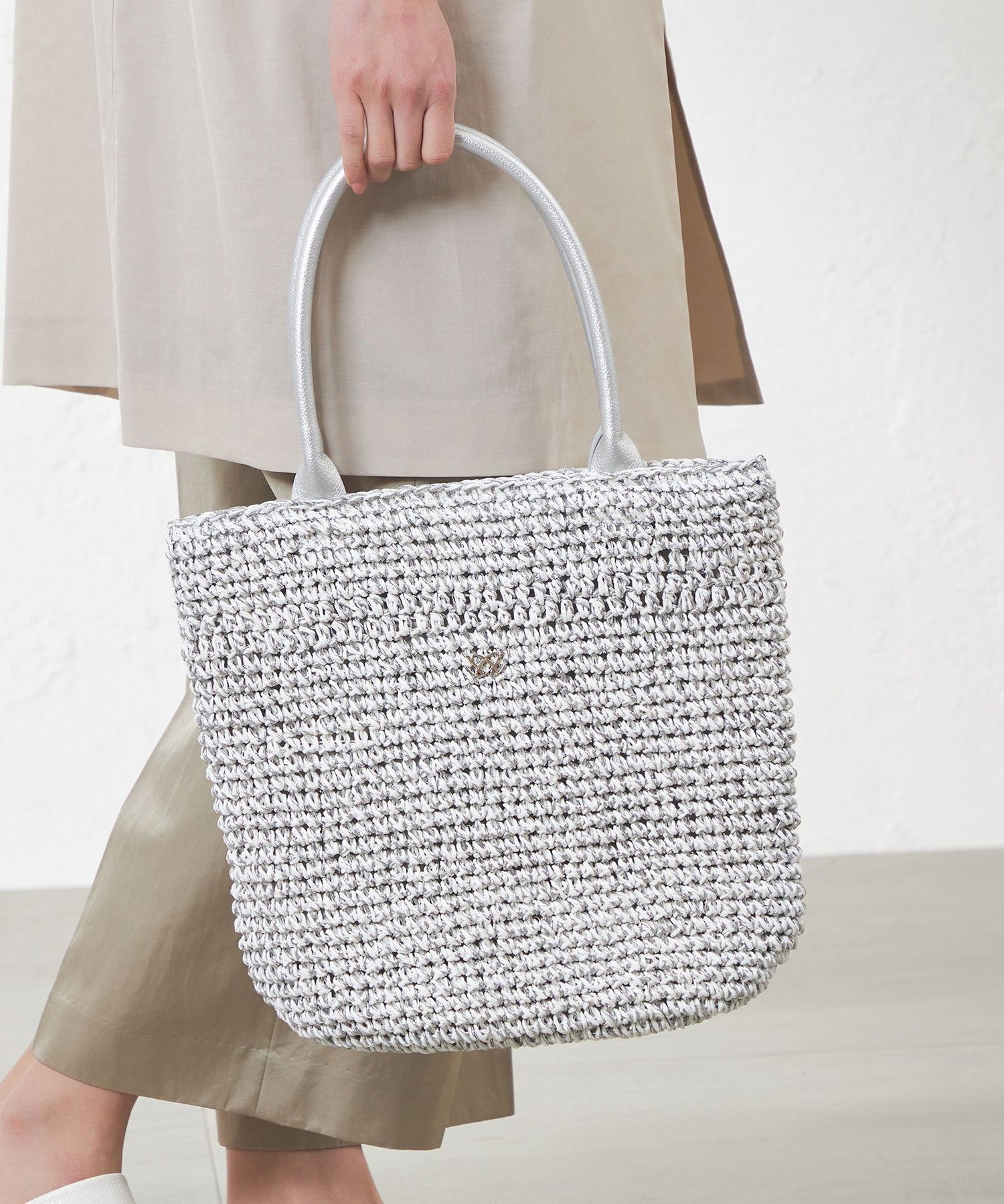 2231-V513451329__H,29,