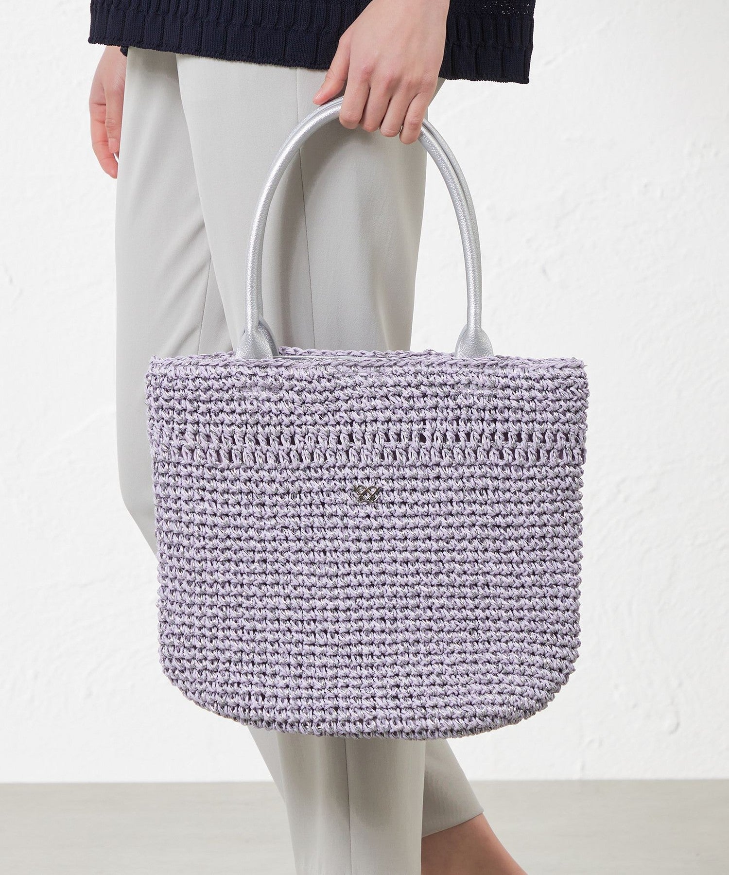 2231-V513451329__J,29,