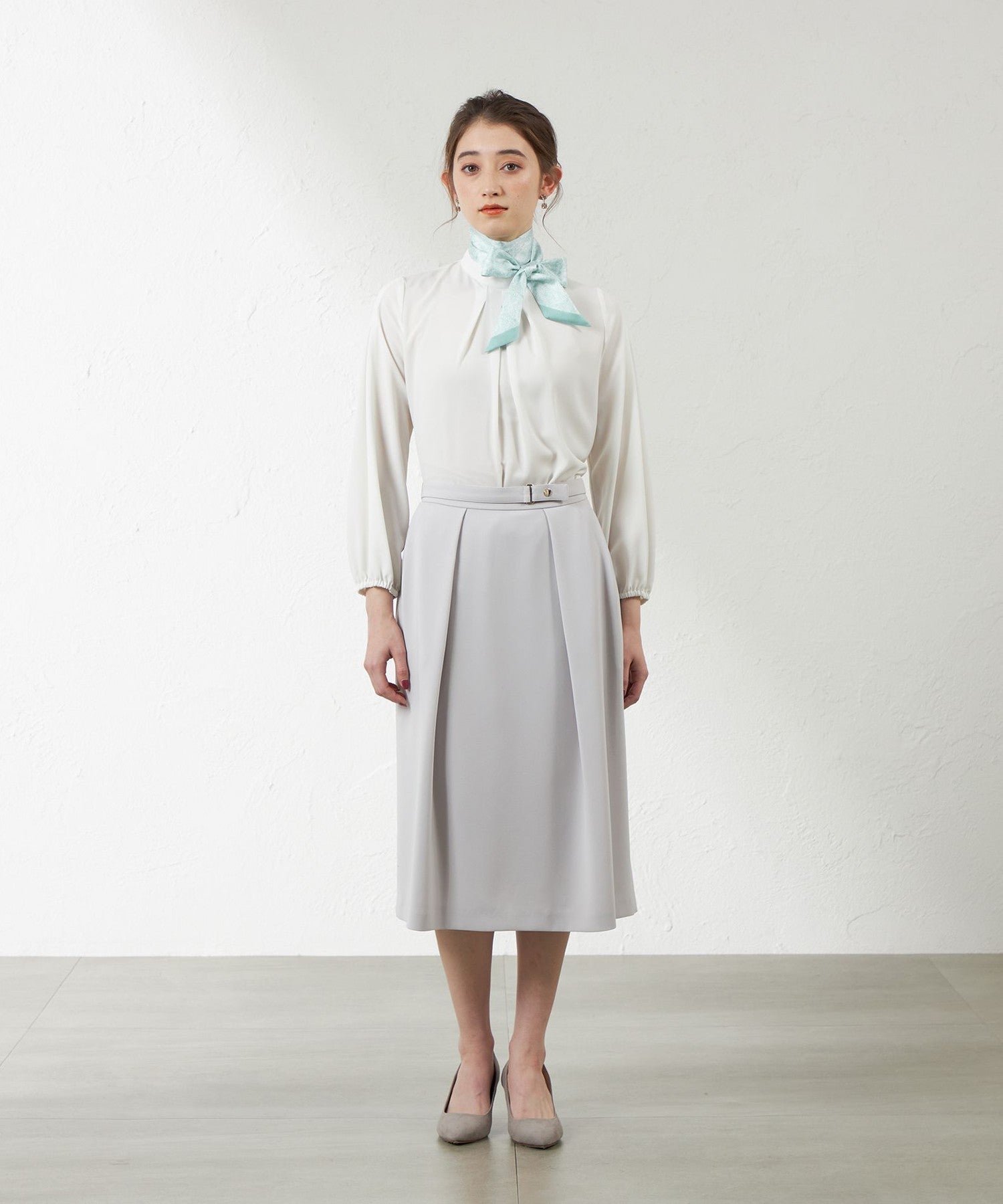 2231-V572550470__I,70,